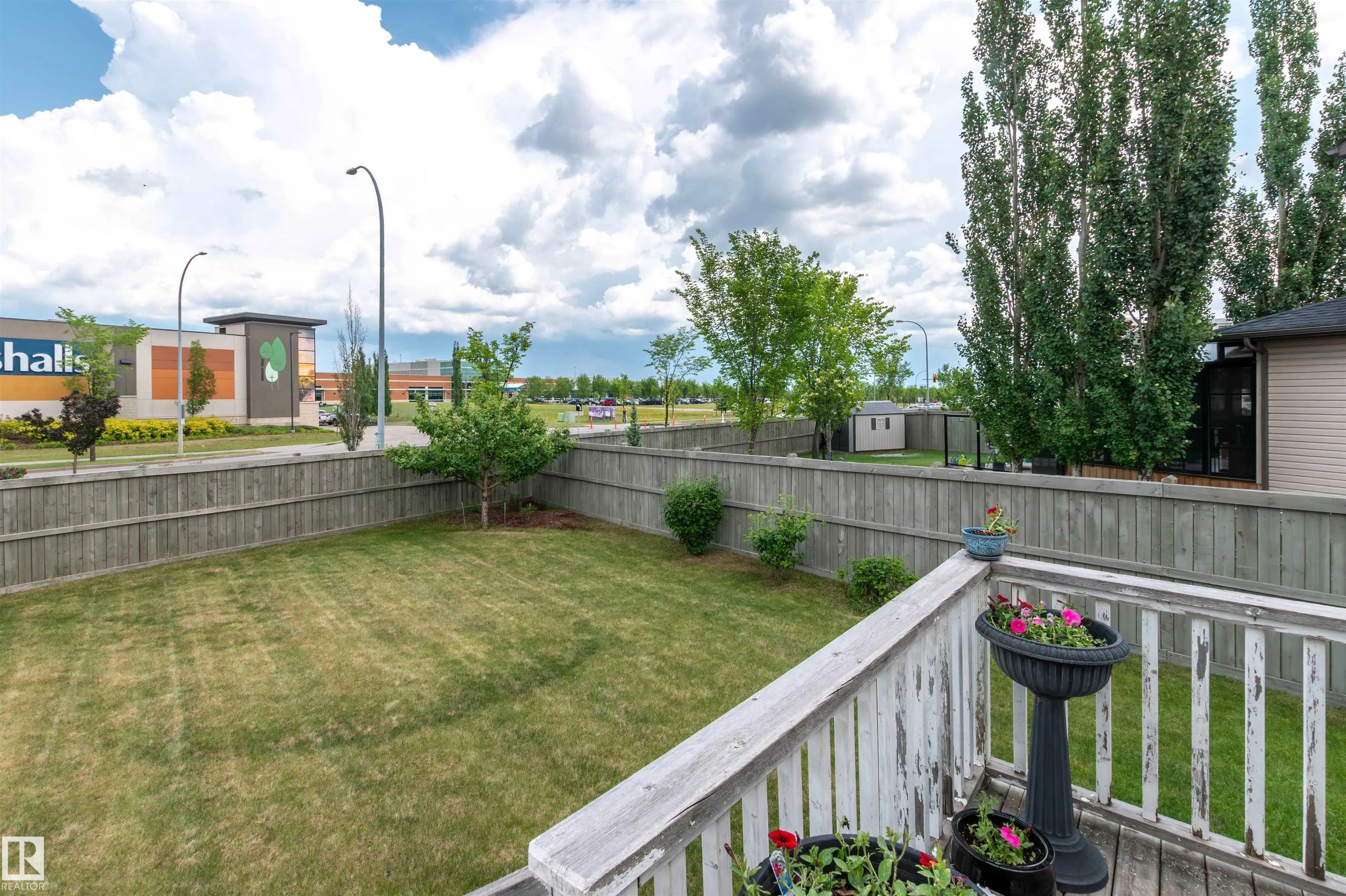 7526 ELLESMERE Way