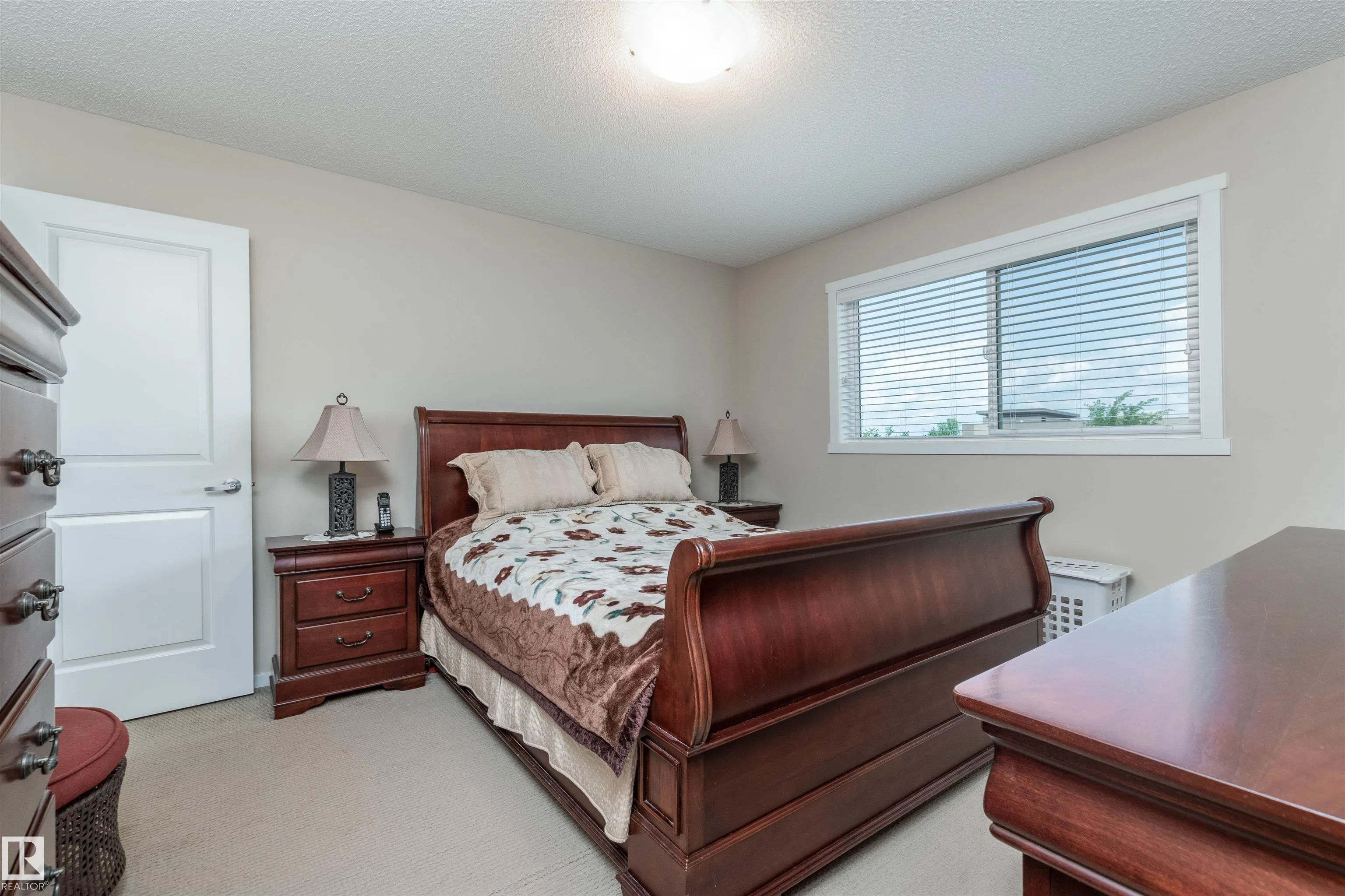 7526 ELLESMERE Way