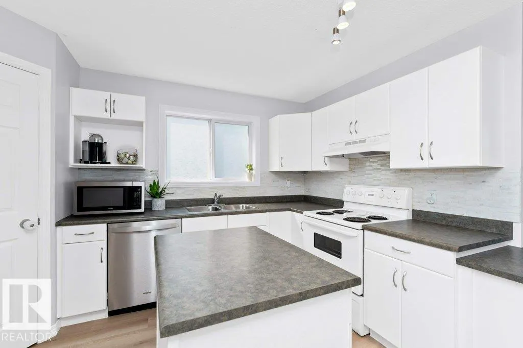 643 Windross Crescent