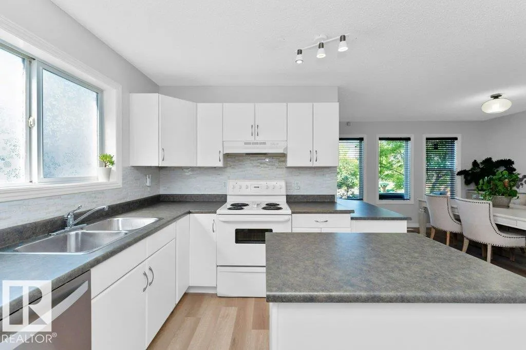 643 Windross Crescent
