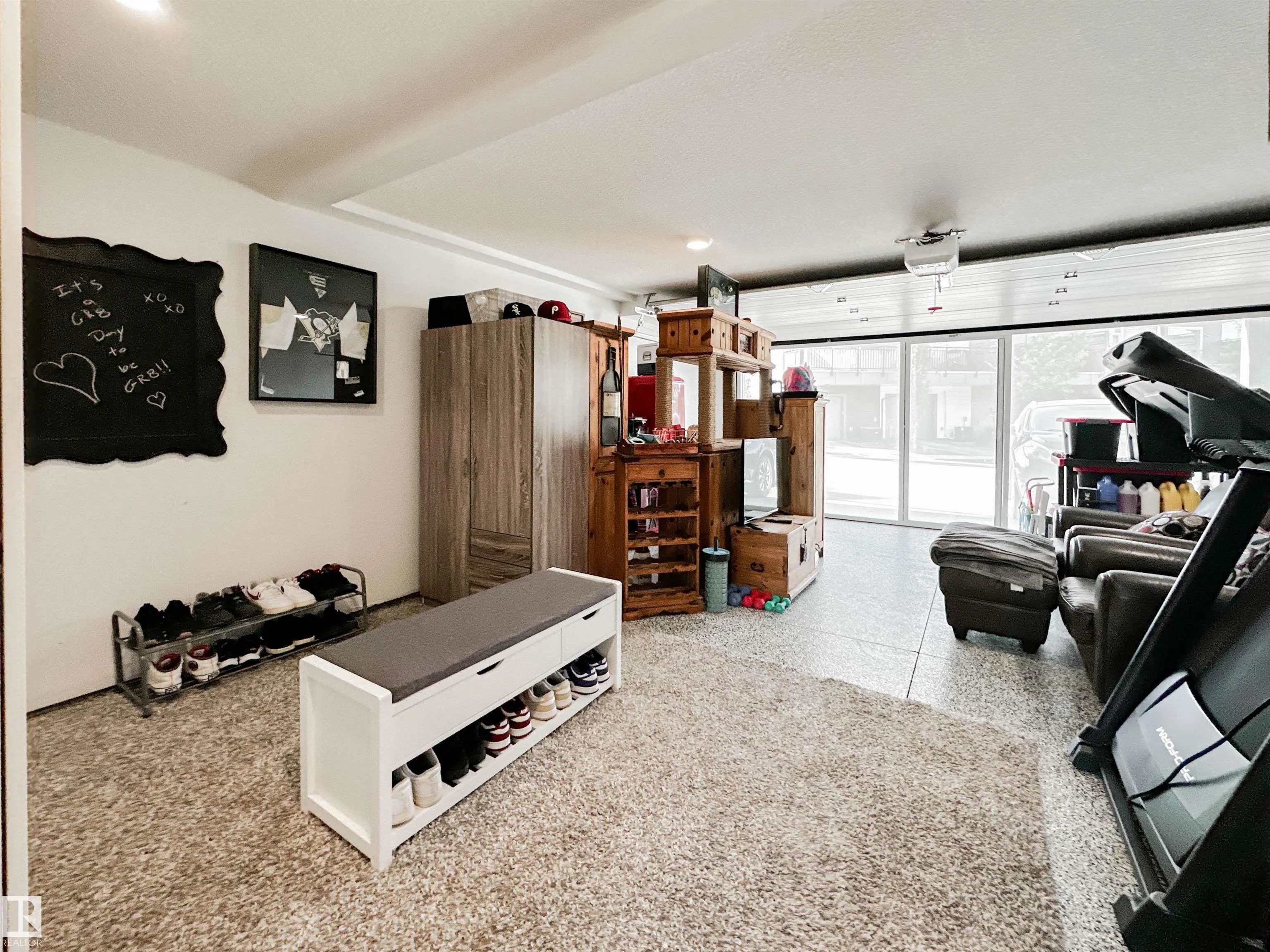 100 JENSEN LAKES Boulevard