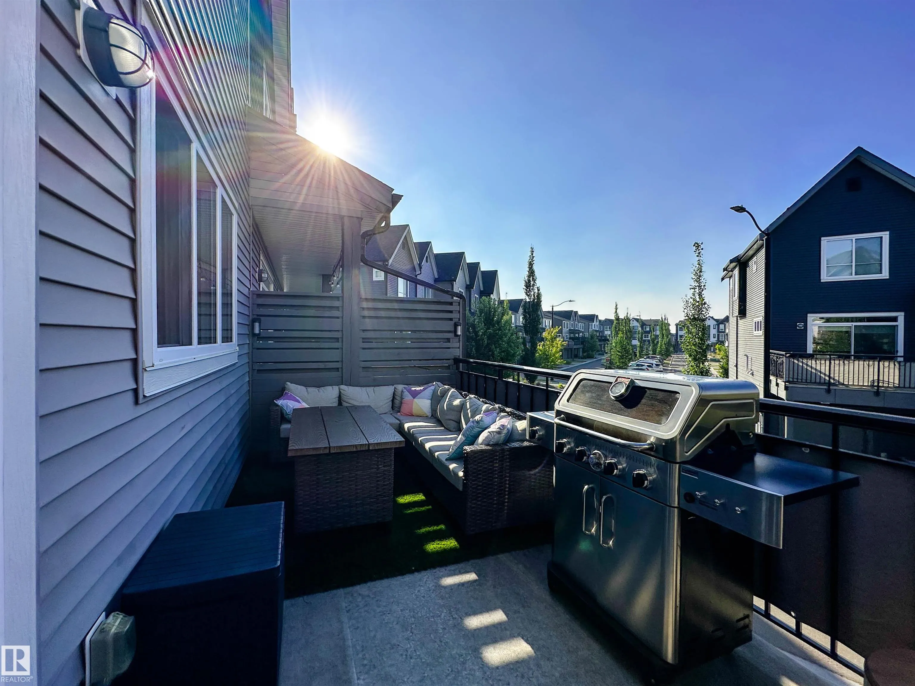 100 JENSEN LAKES Boulevard