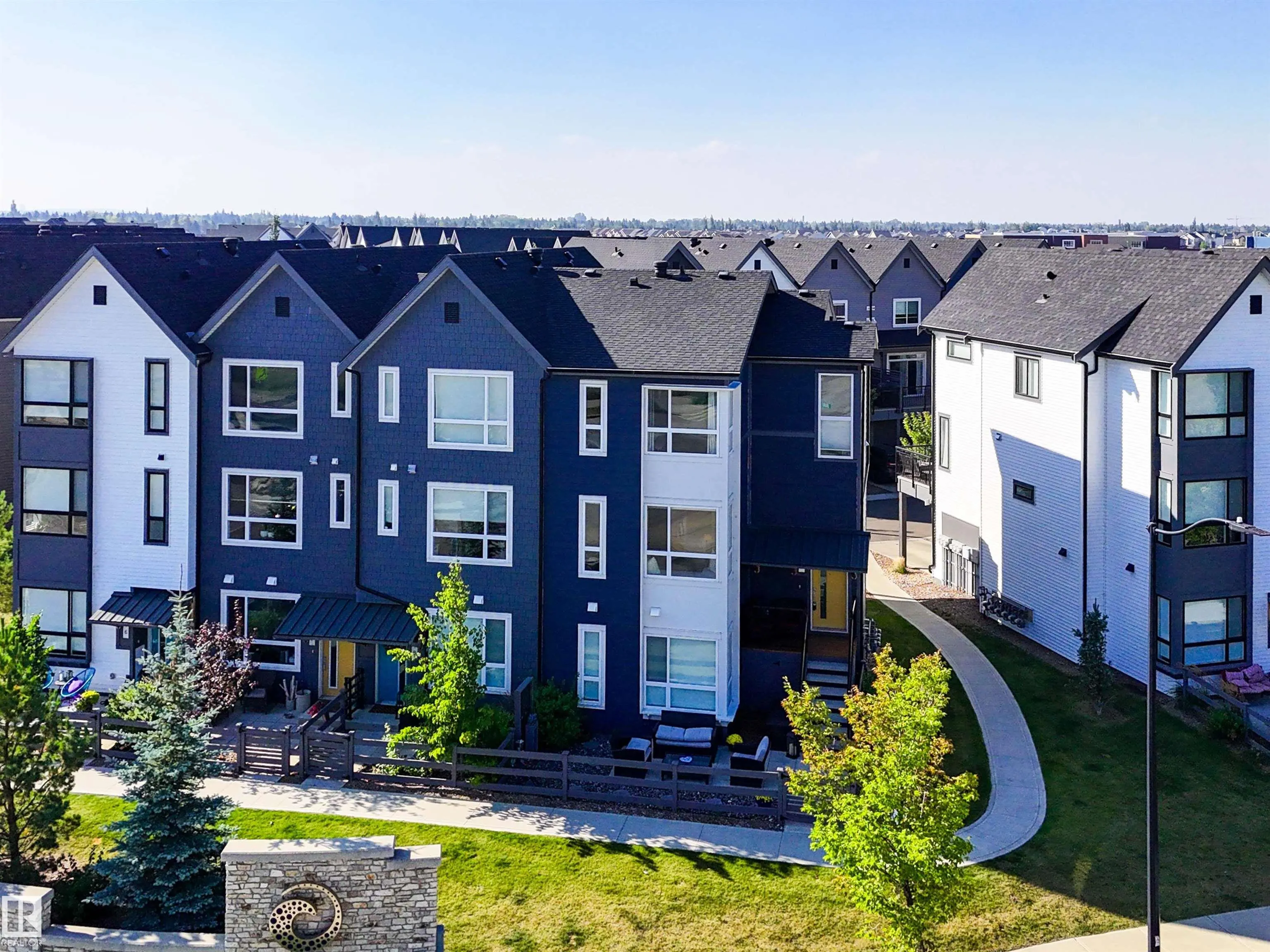 100 JENSEN LAKES Boulevard