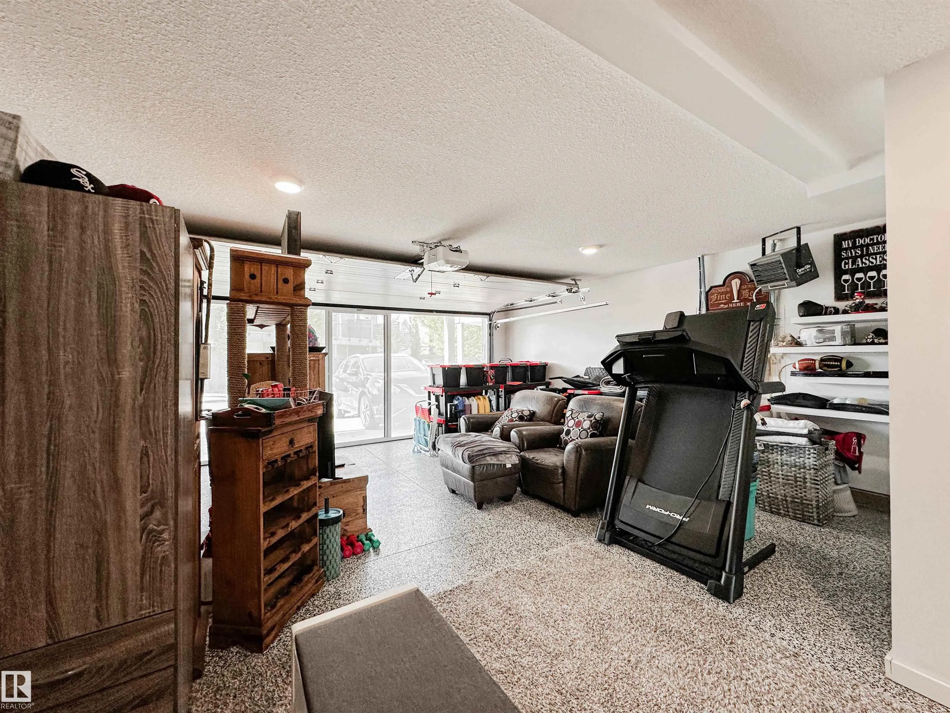 100 JENSEN LAKES Boulevard