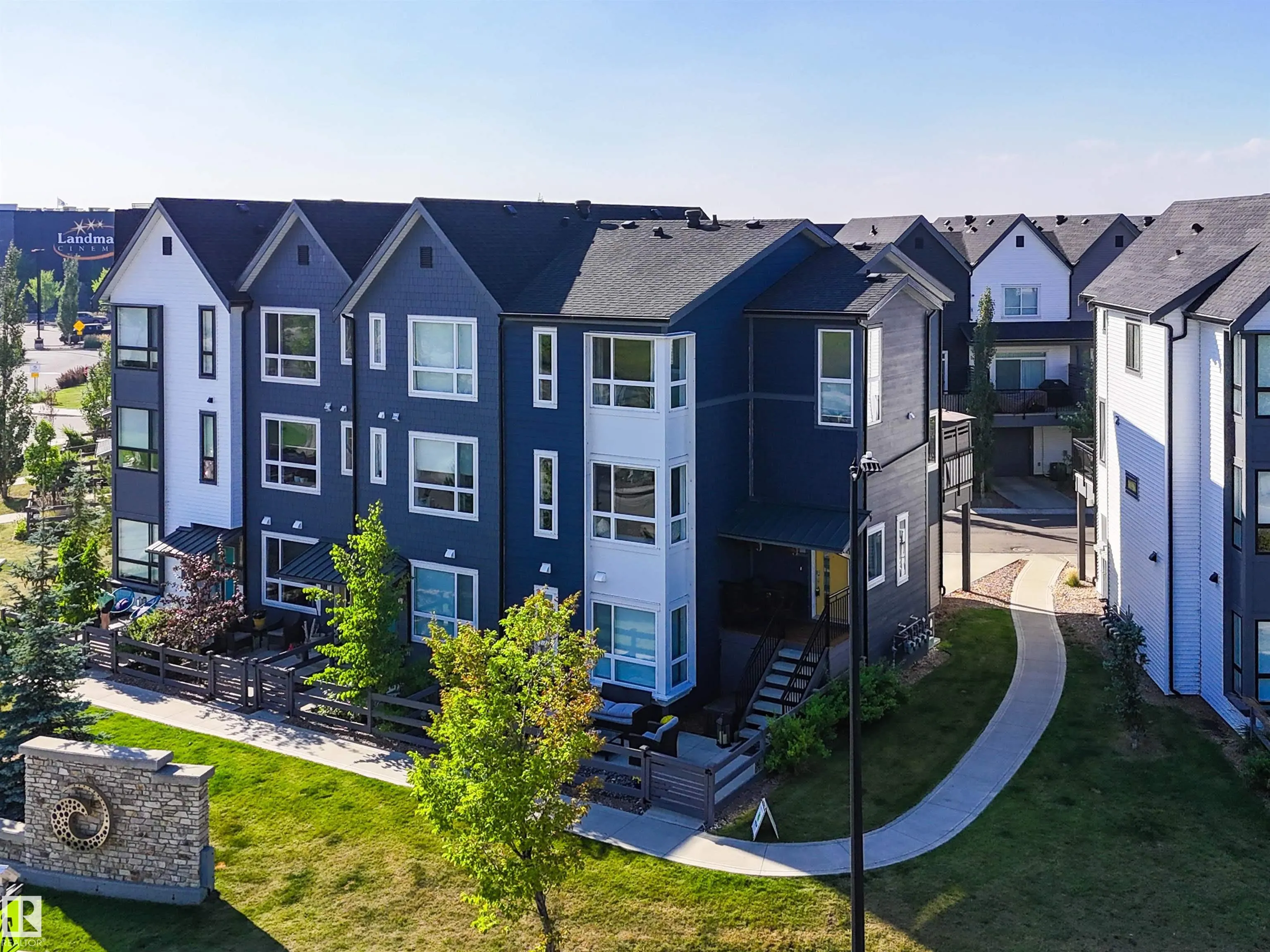 100 JENSEN LAKES Boulevard