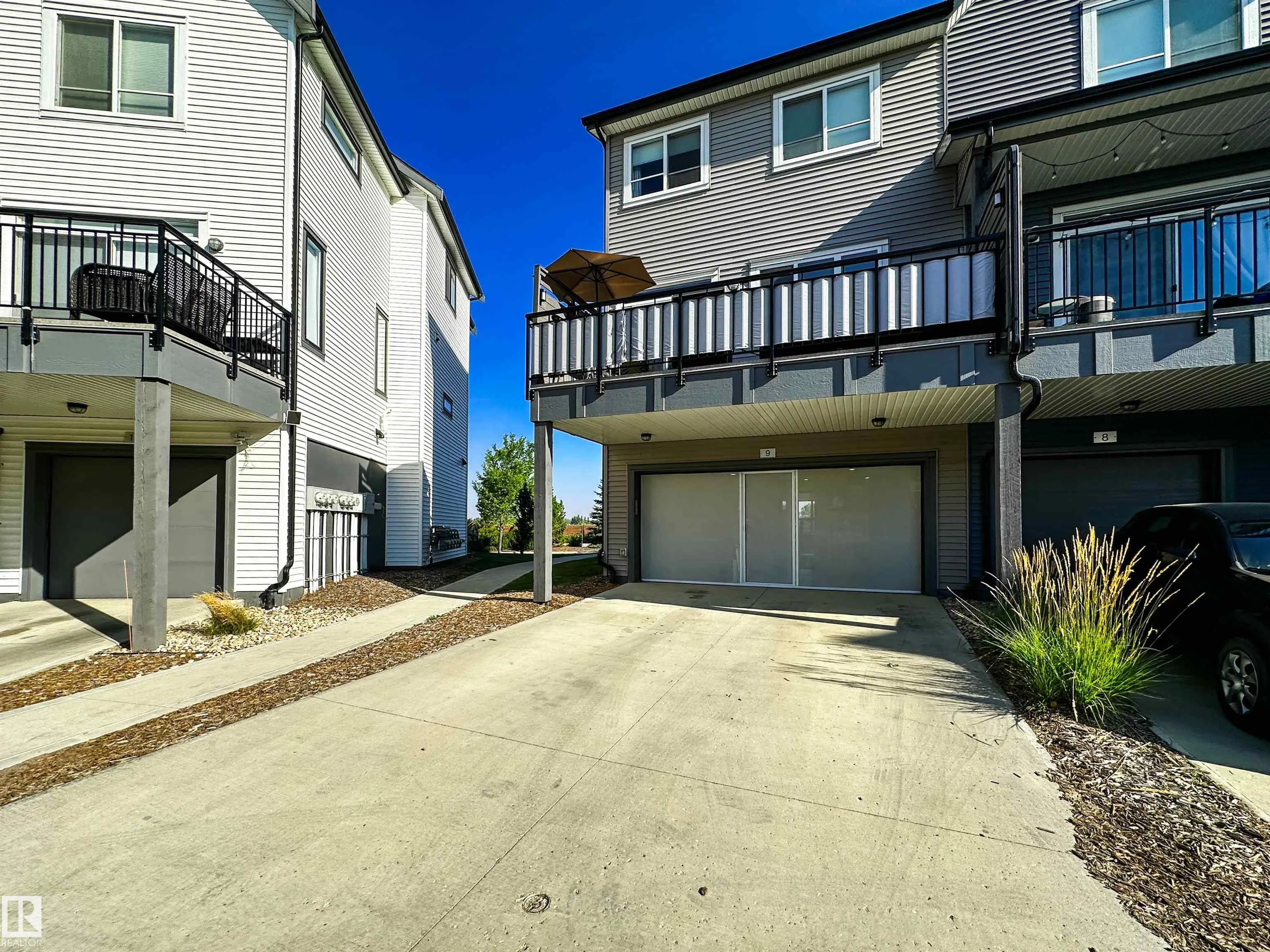 100 JENSEN LAKES Boulevard