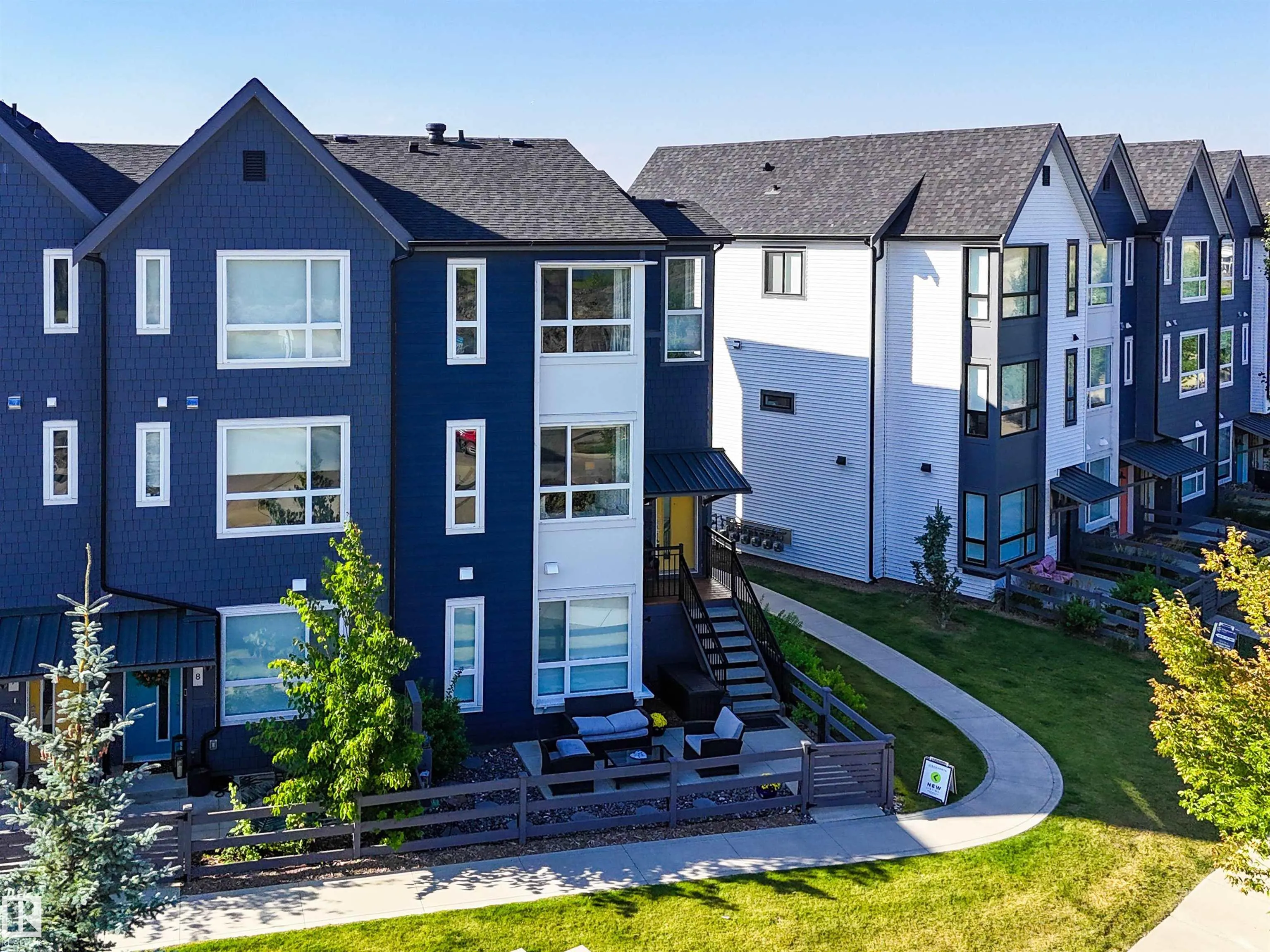 100 JENSEN LAKES Boulevard