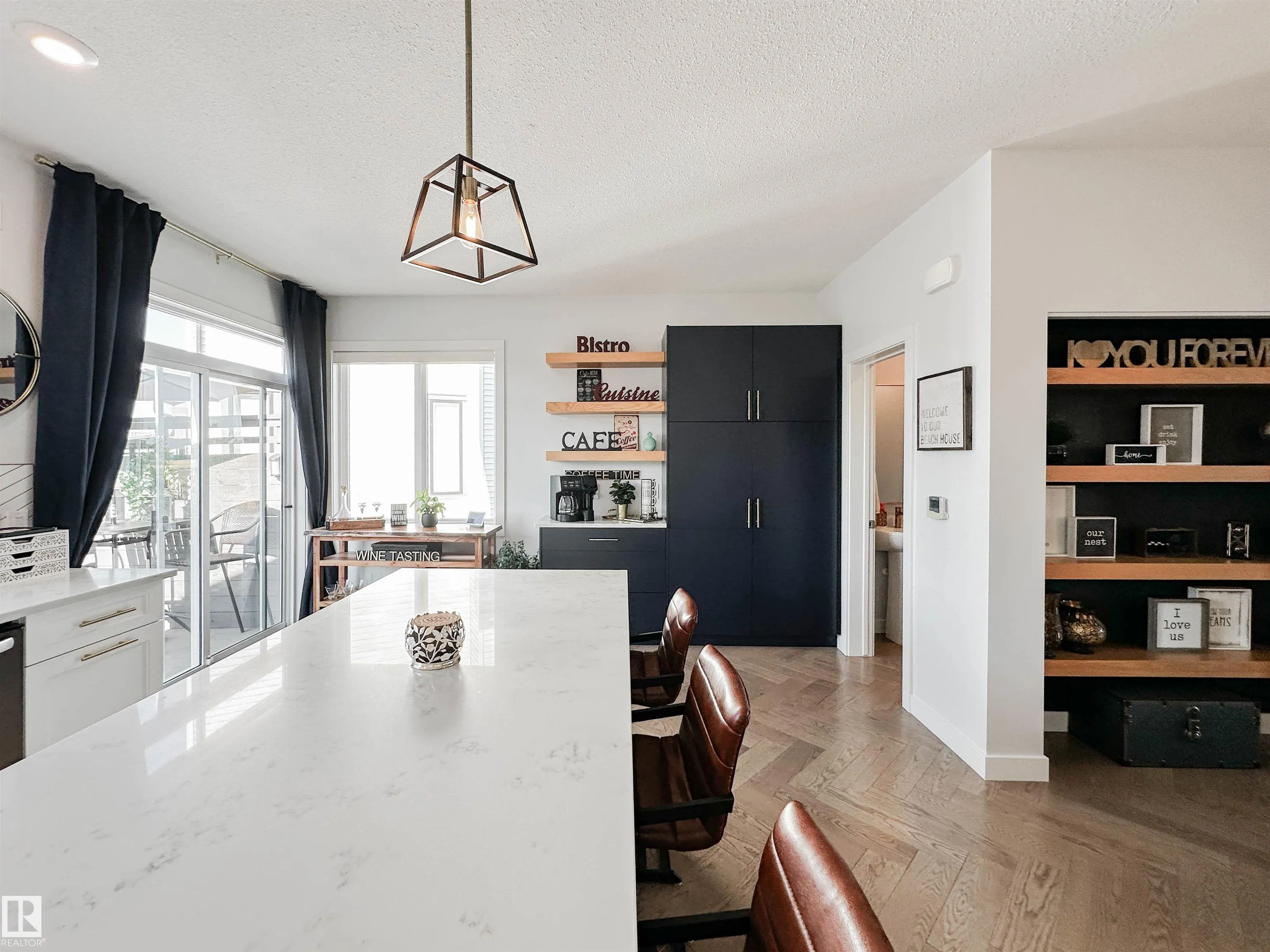 100 JENSEN LAKES Boulevard