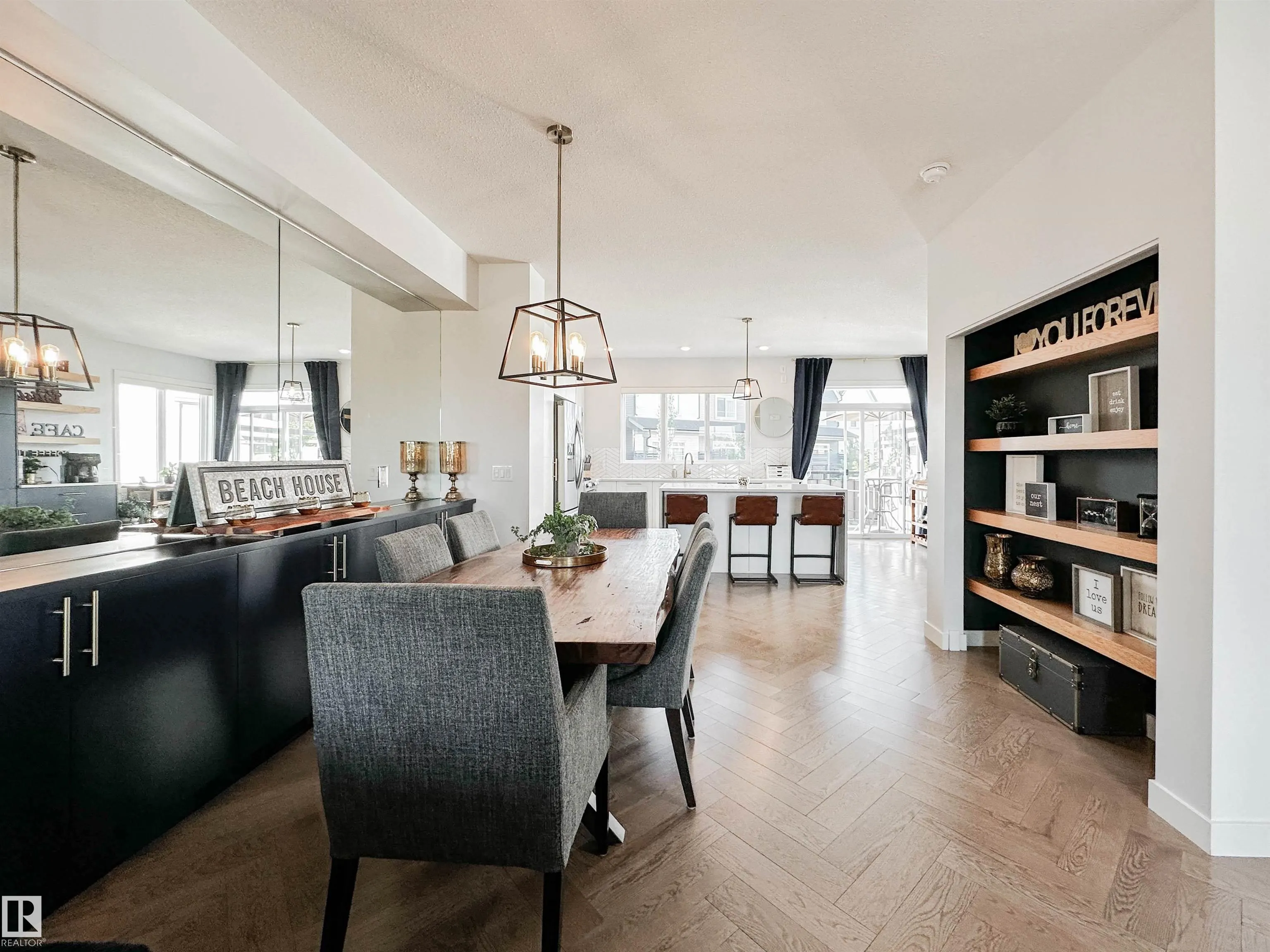 100 JENSEN LAKES Boulevard