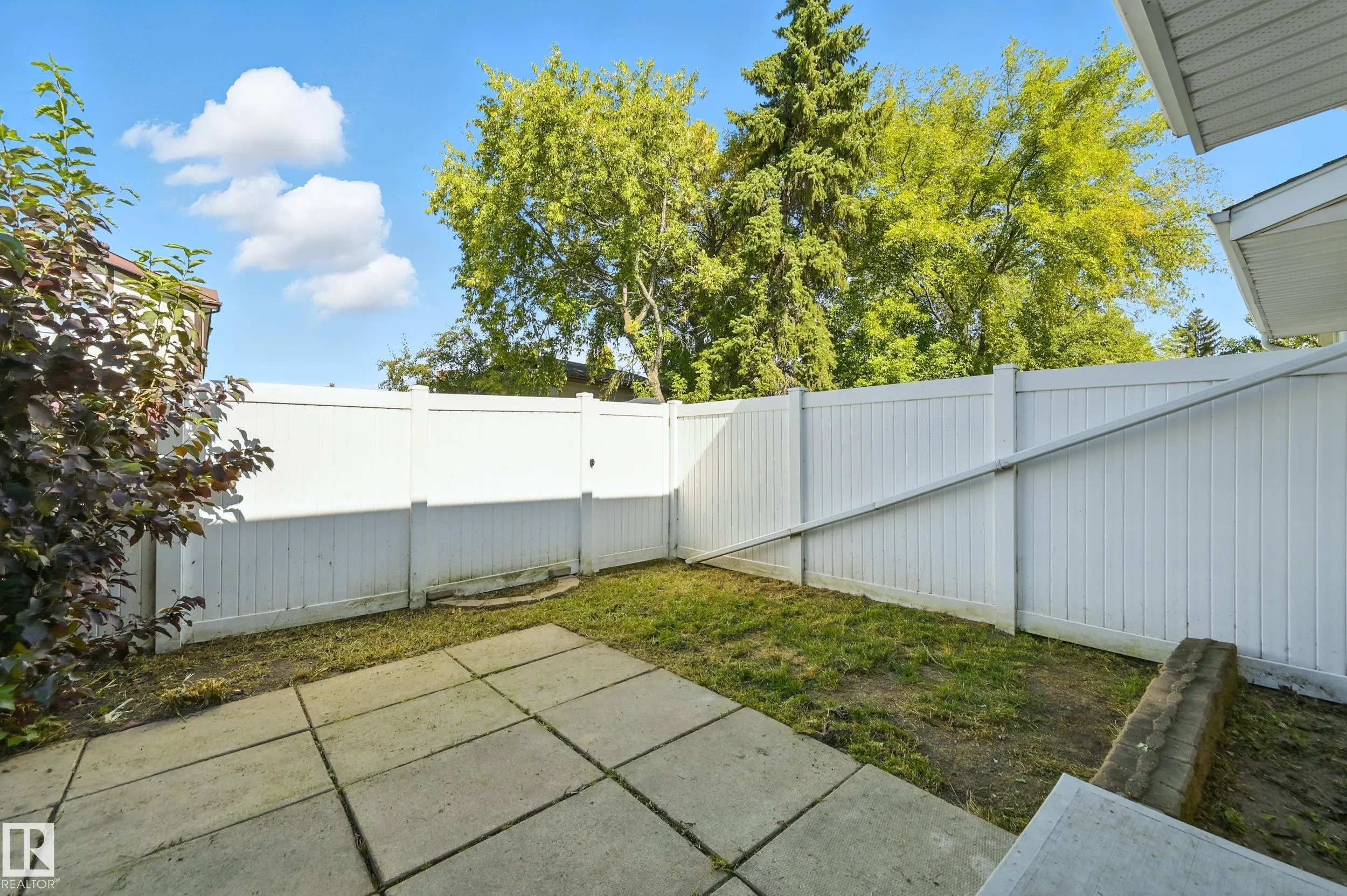 11406 139 Avenue