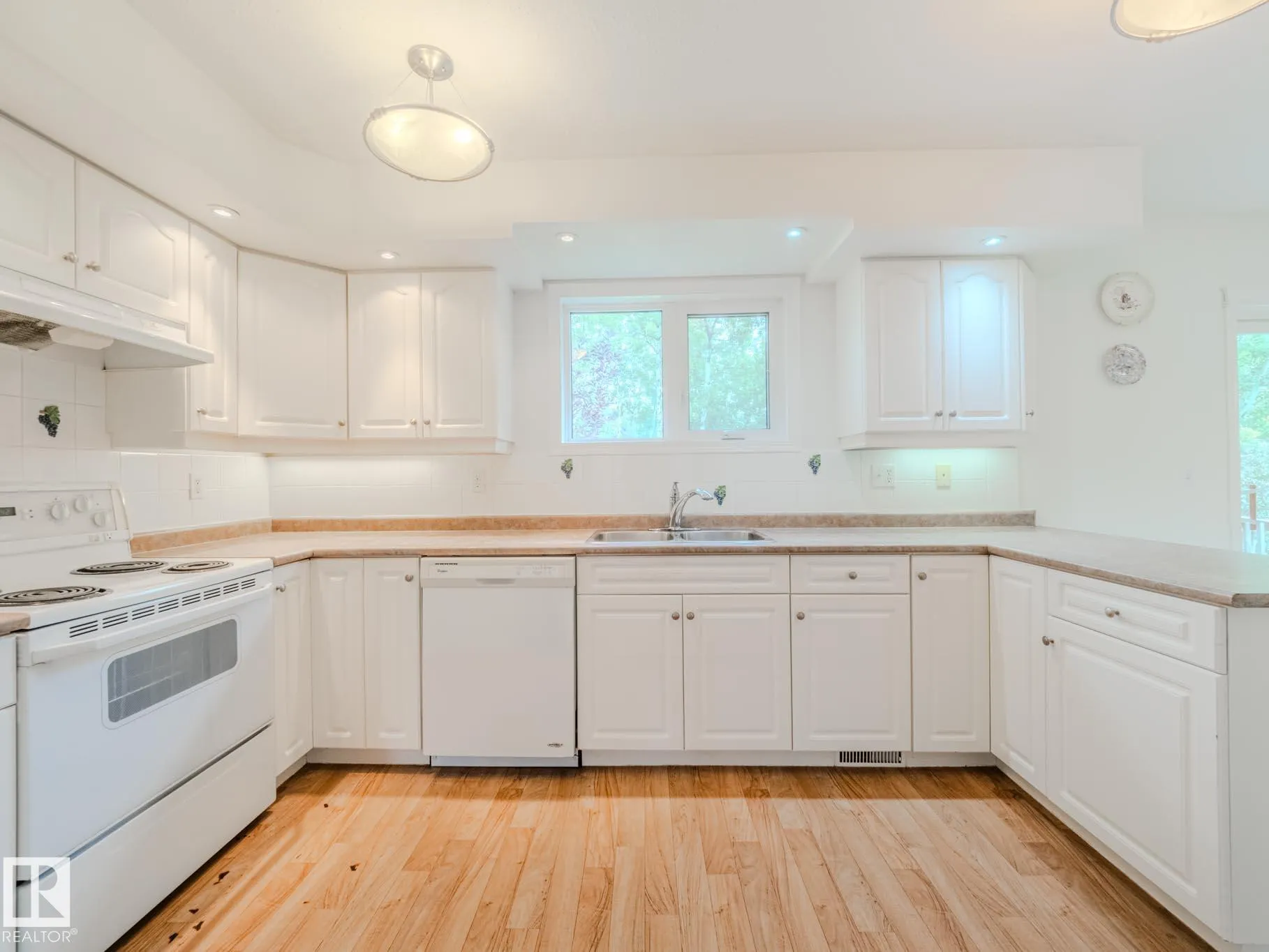 52122 RGE ROAD 210