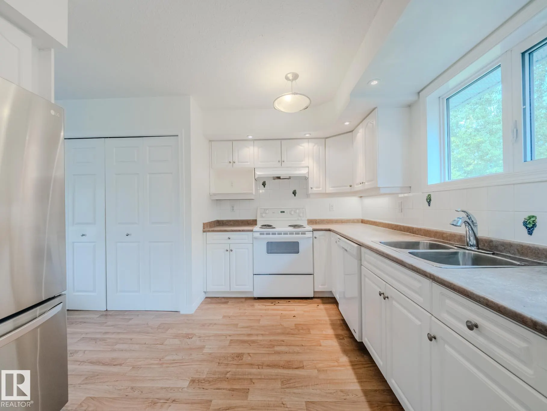 52122 RGE ROAD 210