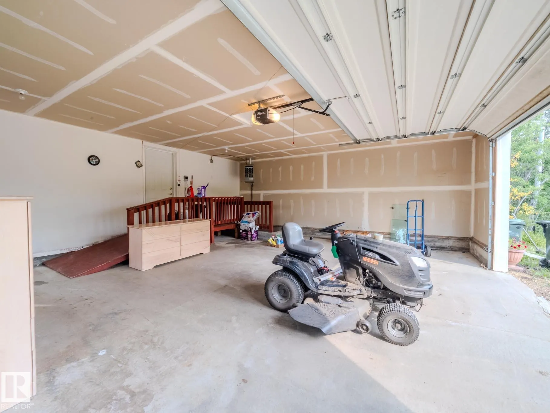52122 RGE ROAD 210