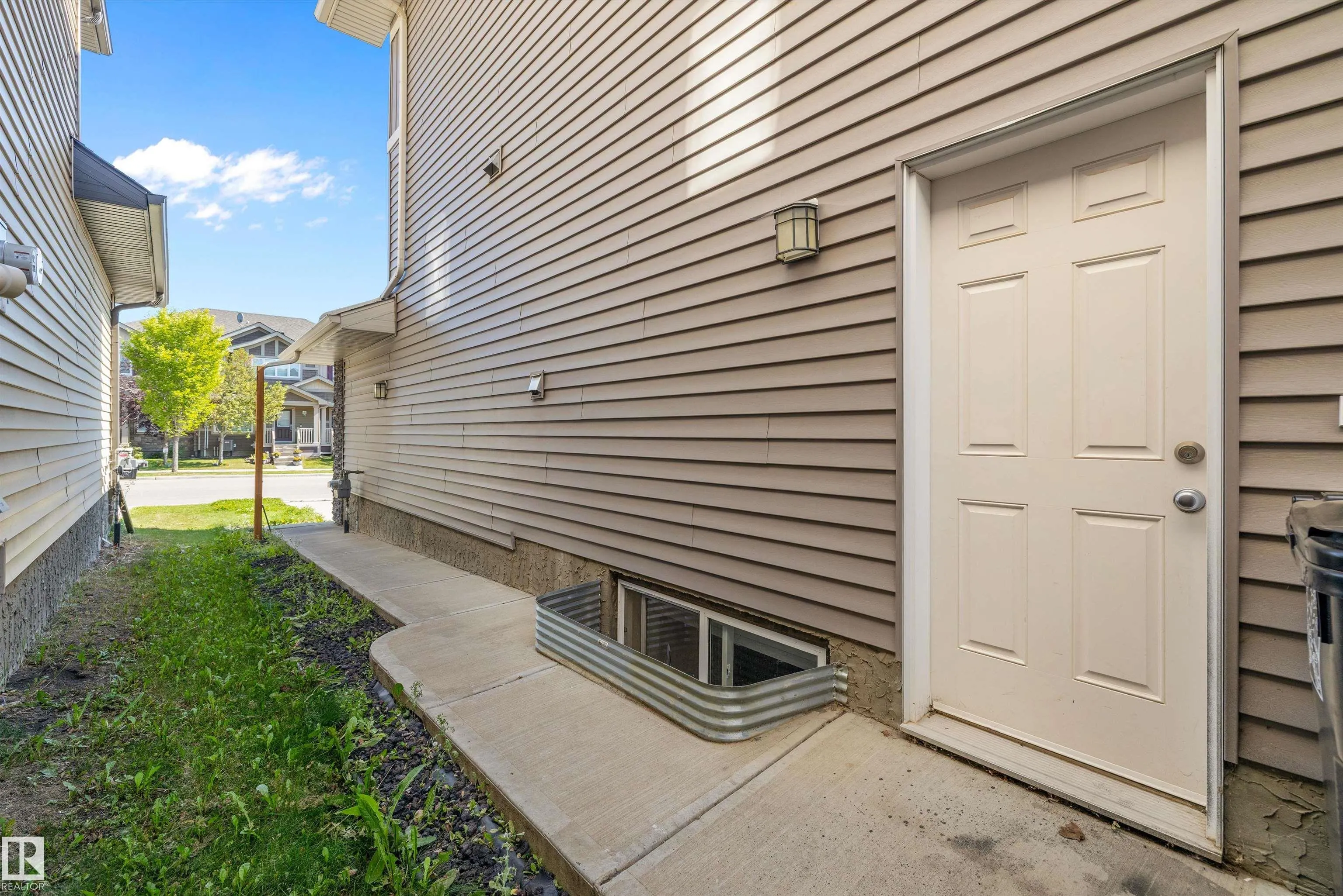 7310 EDGEMONT Way