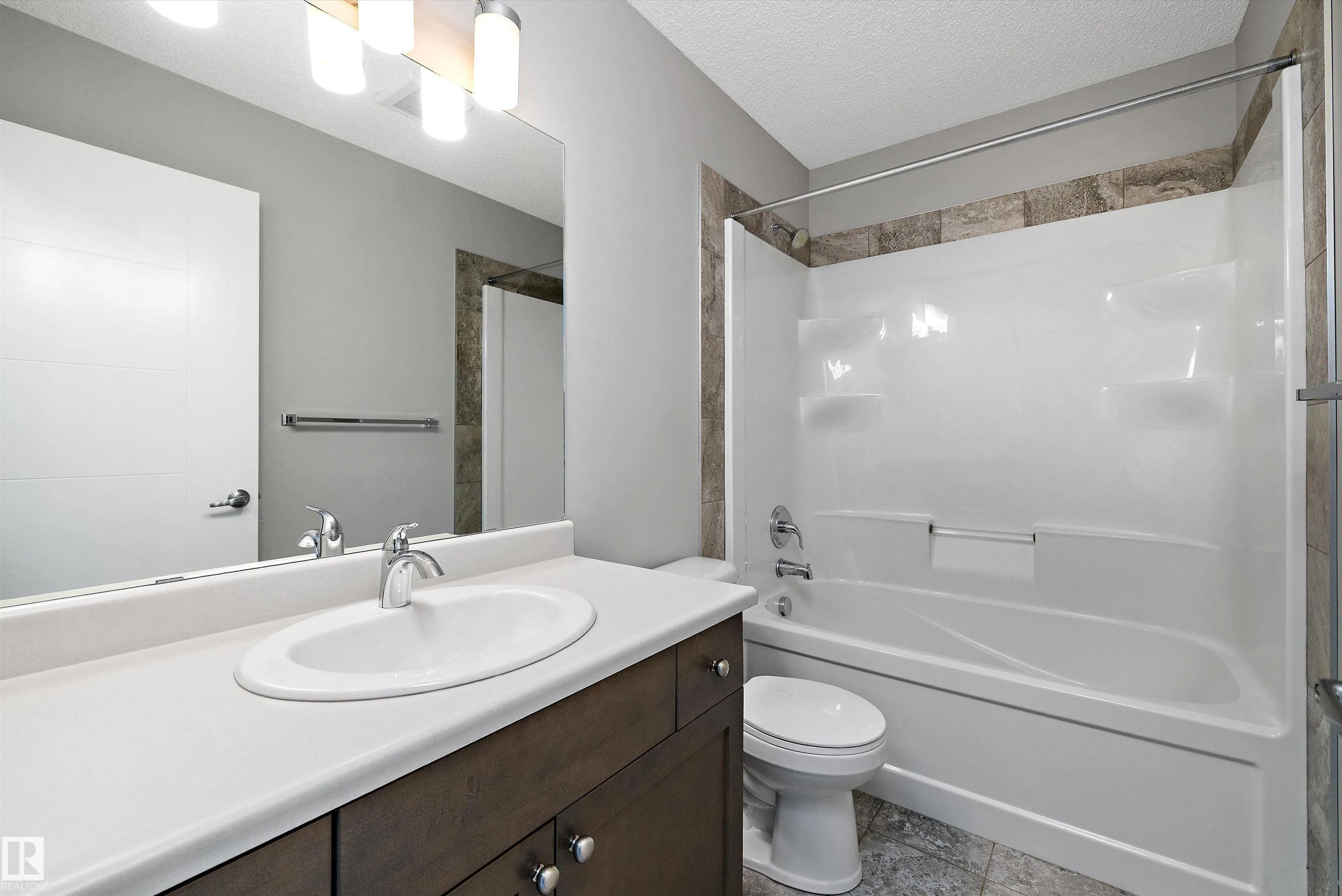 7310 EDGEMONT Way