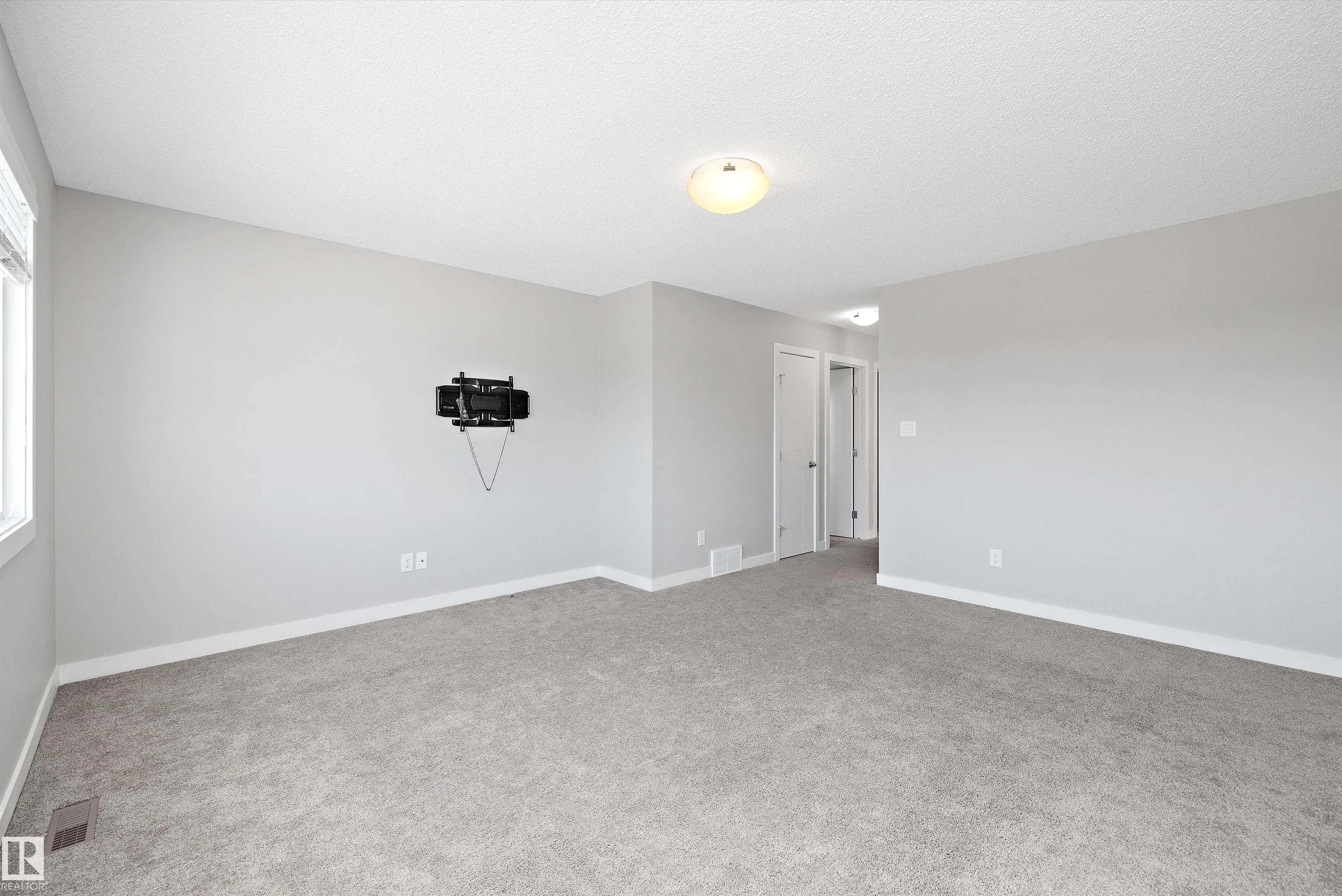 7310 EDGEMONT Way
