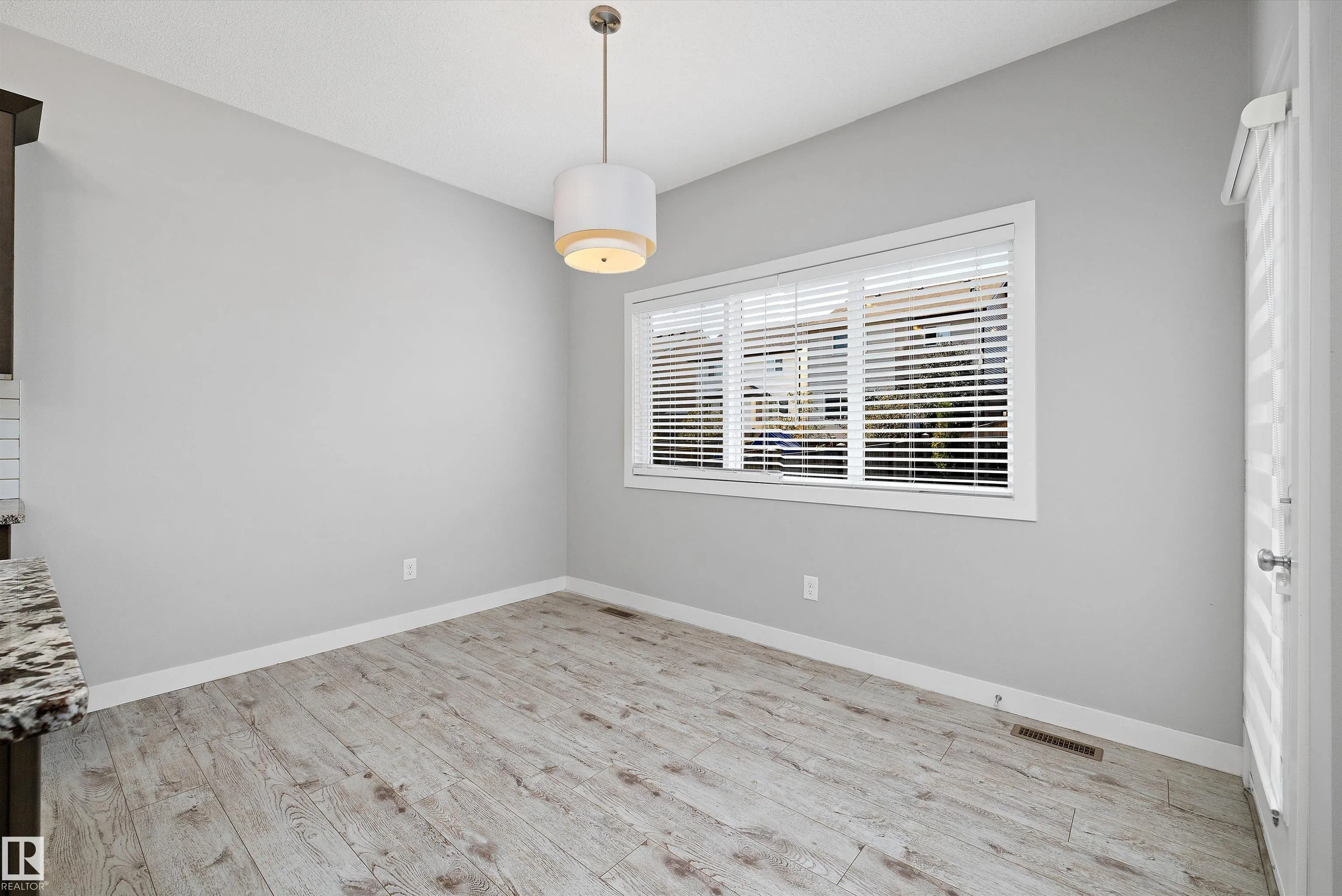 7310 EDGEMONT Way