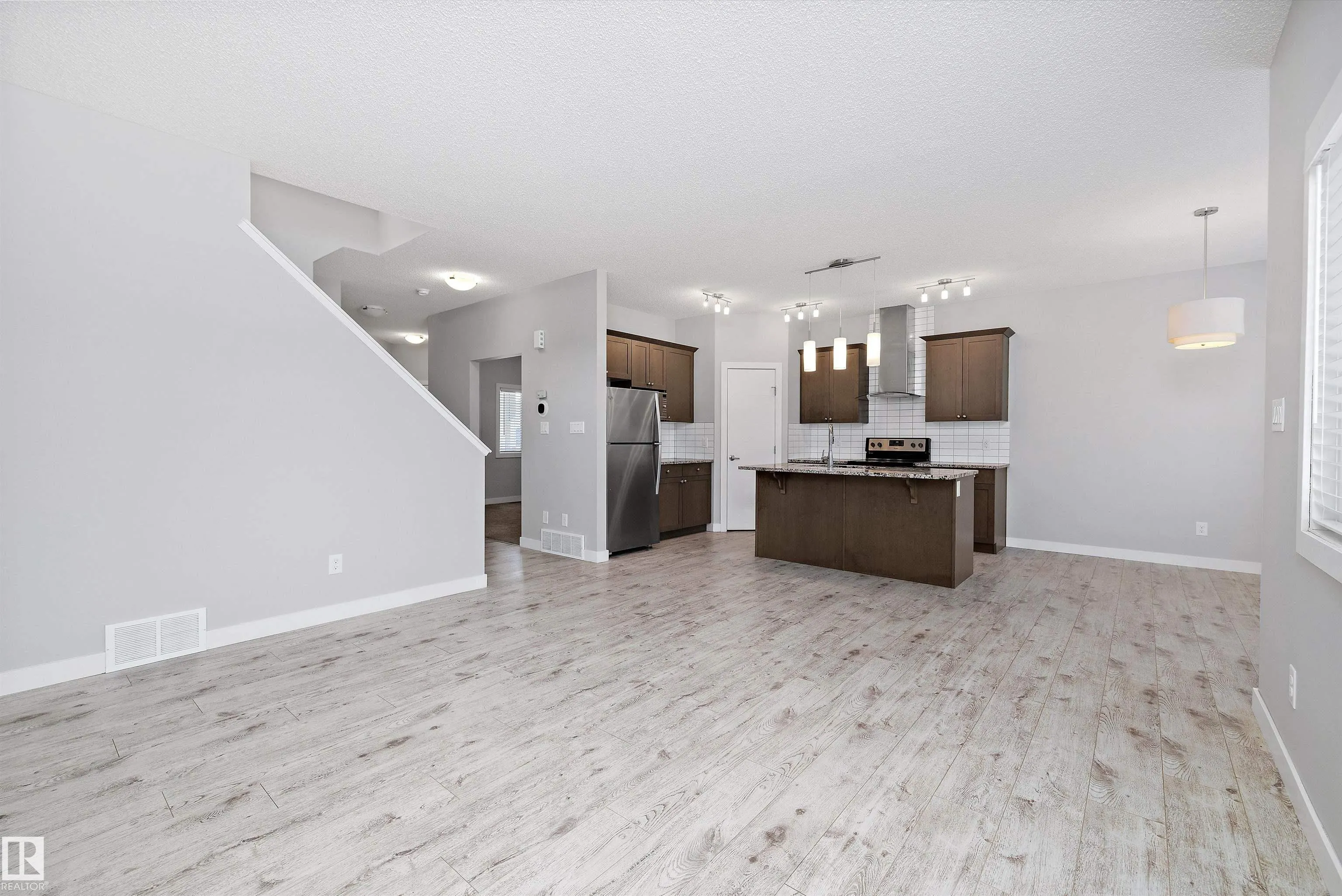 7310 EDGEMONT Way