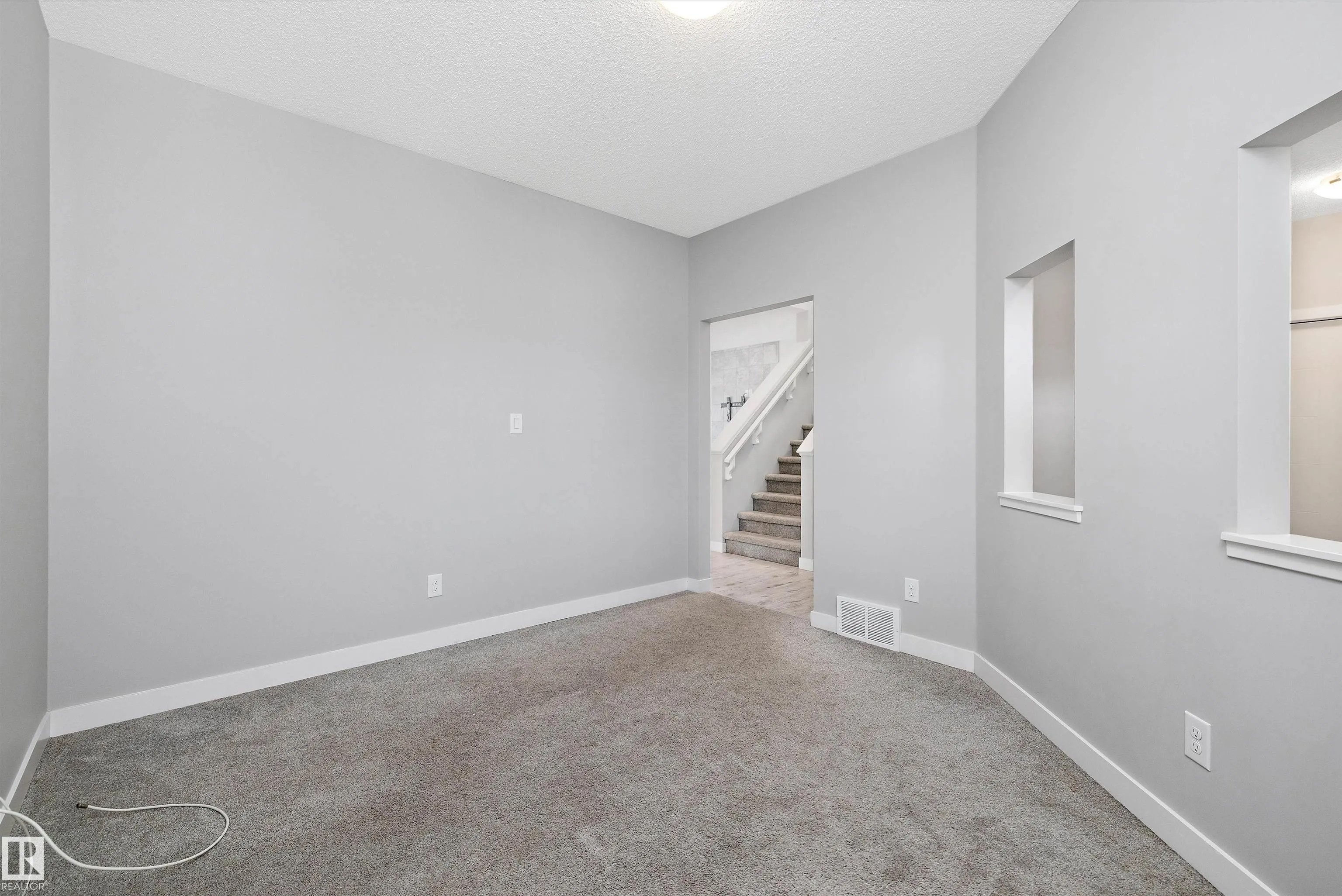 7310 EDGEMONT Way