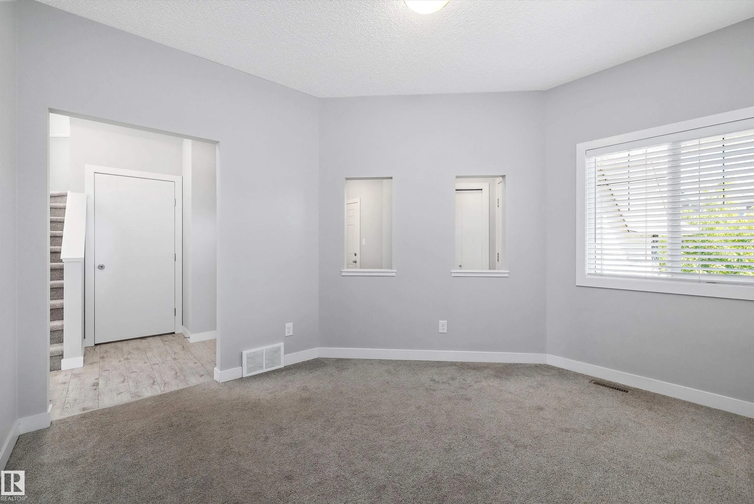 7310 EDGEMONT Way
