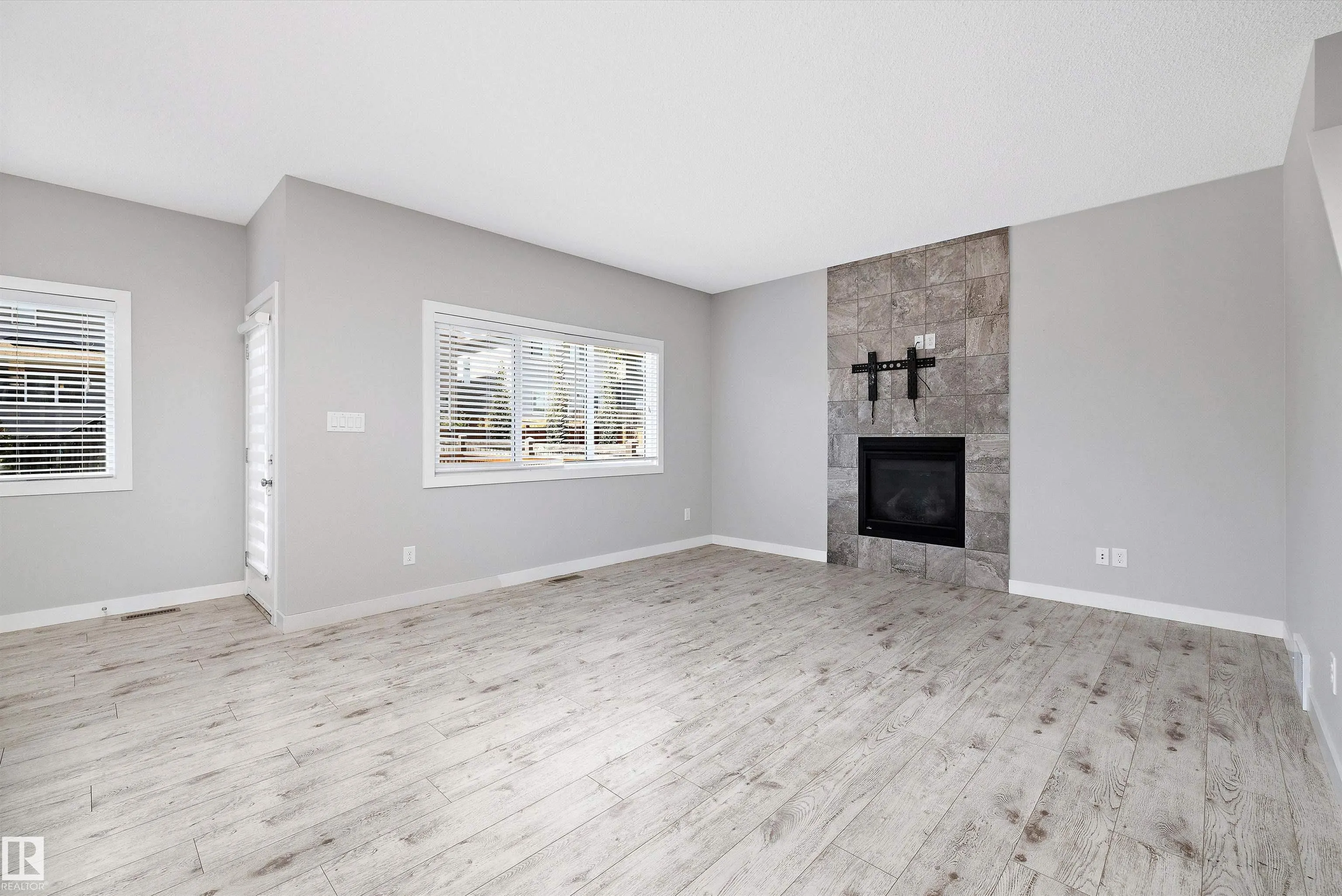 7310 EDGEMONT Way
