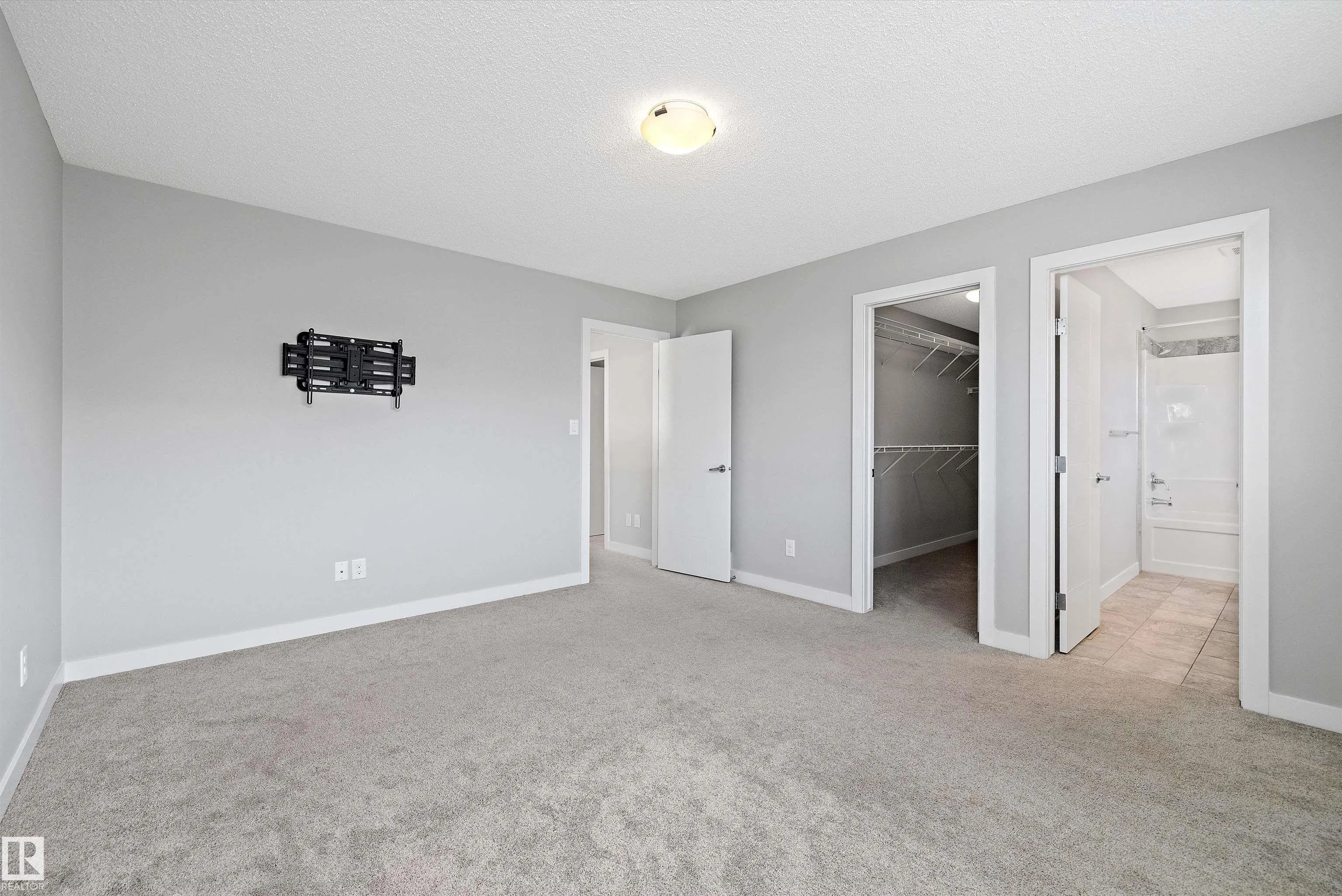 7310 EDGEMONT Way