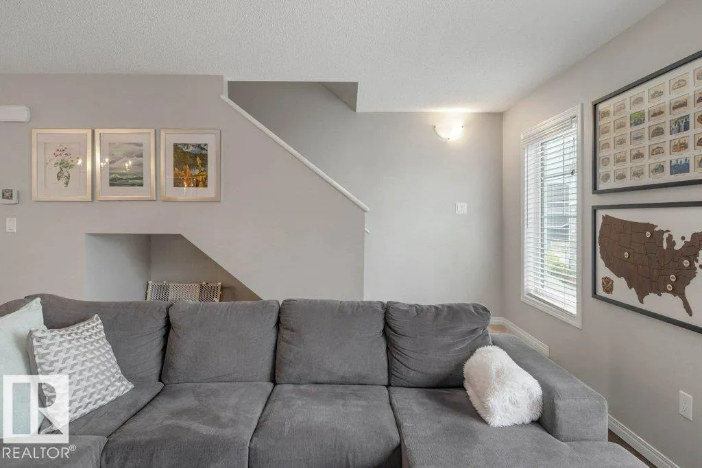 7385 EDGEMONT Way
