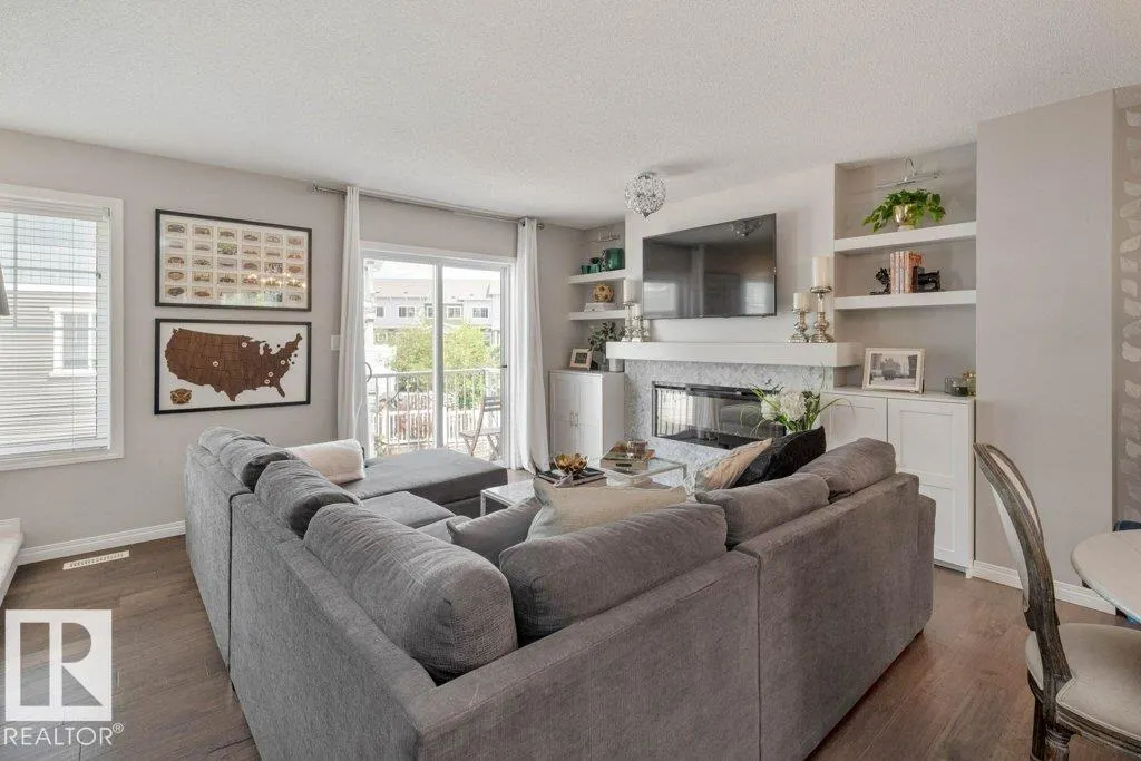 7385 EDGEMONT Way