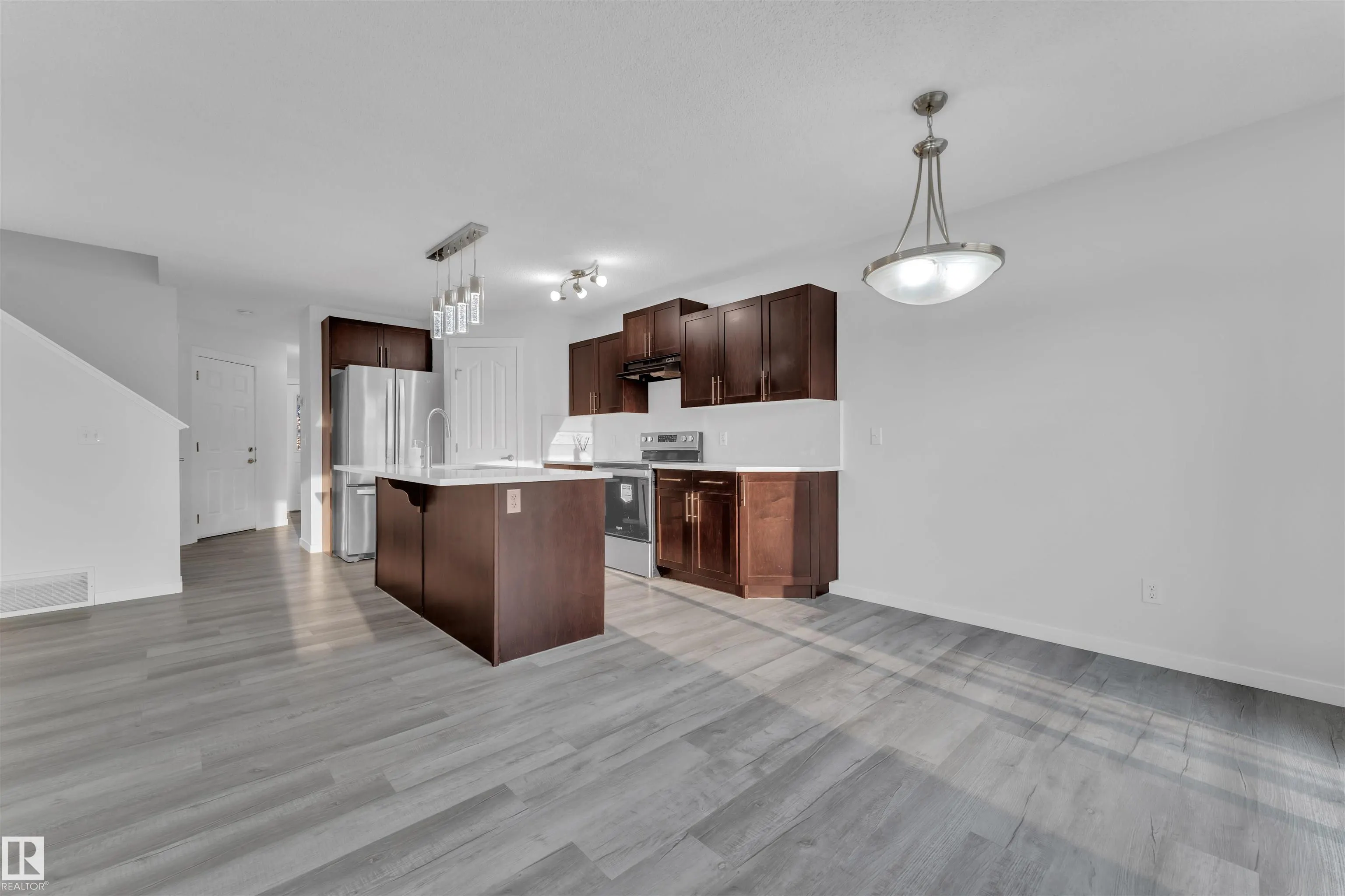 7301 ARMOUR Crescent
