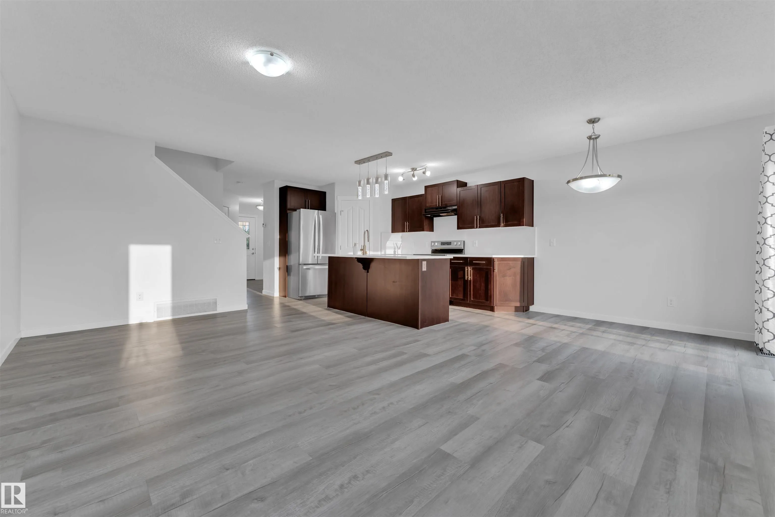 7301 ARMOUR Crescent
