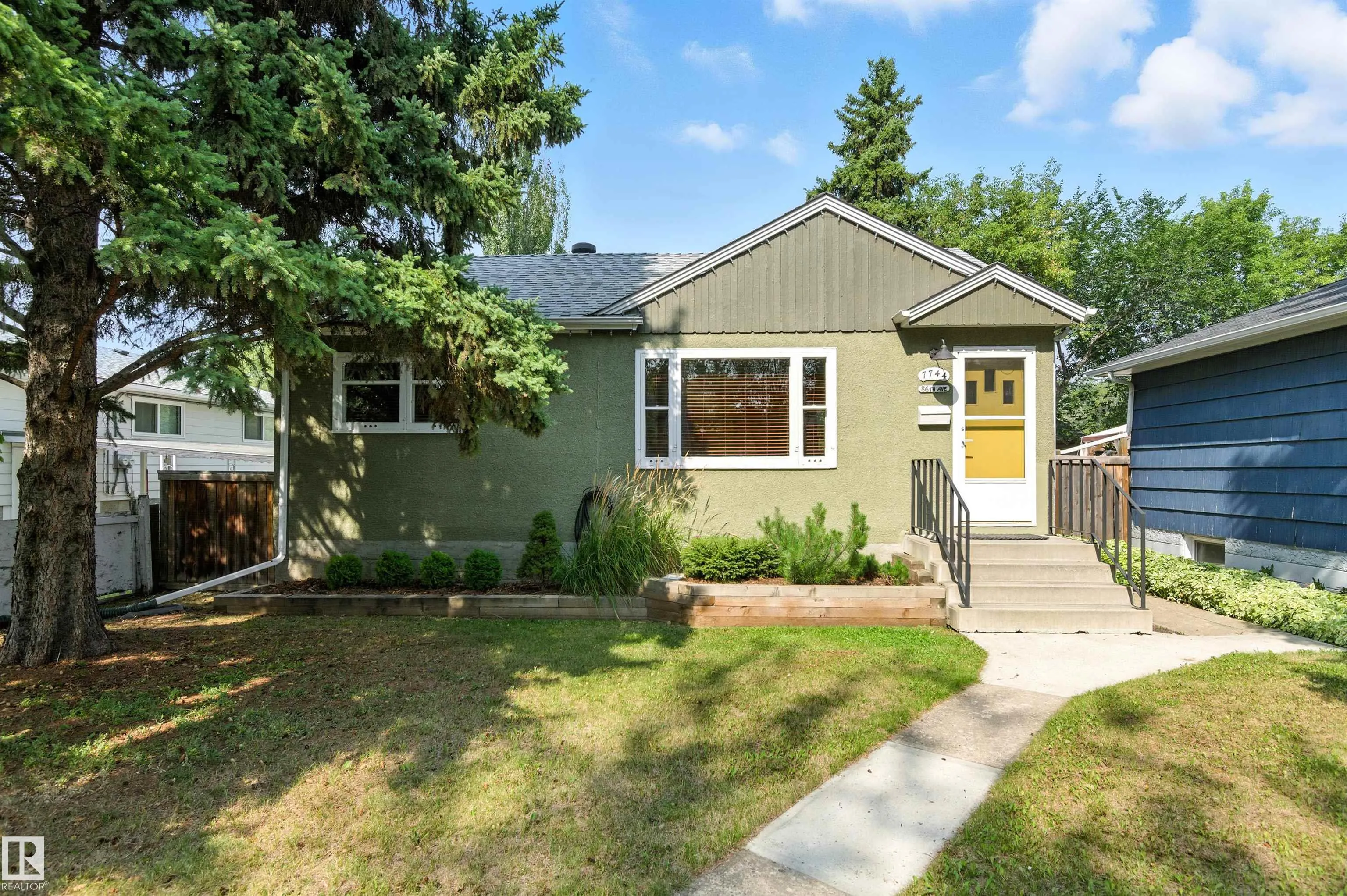 7744 86 Avenue
