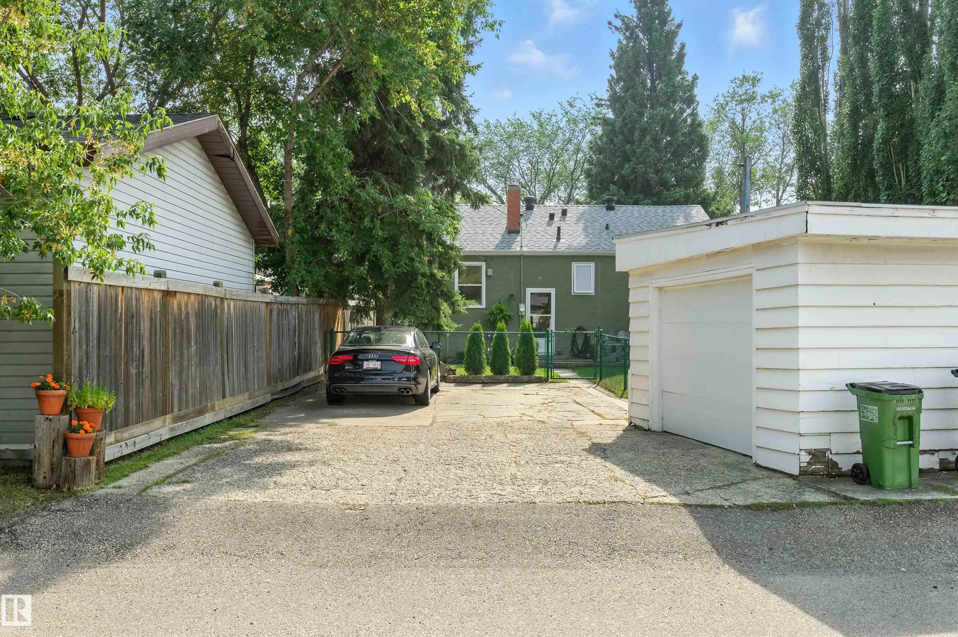 7744 86 Avenue