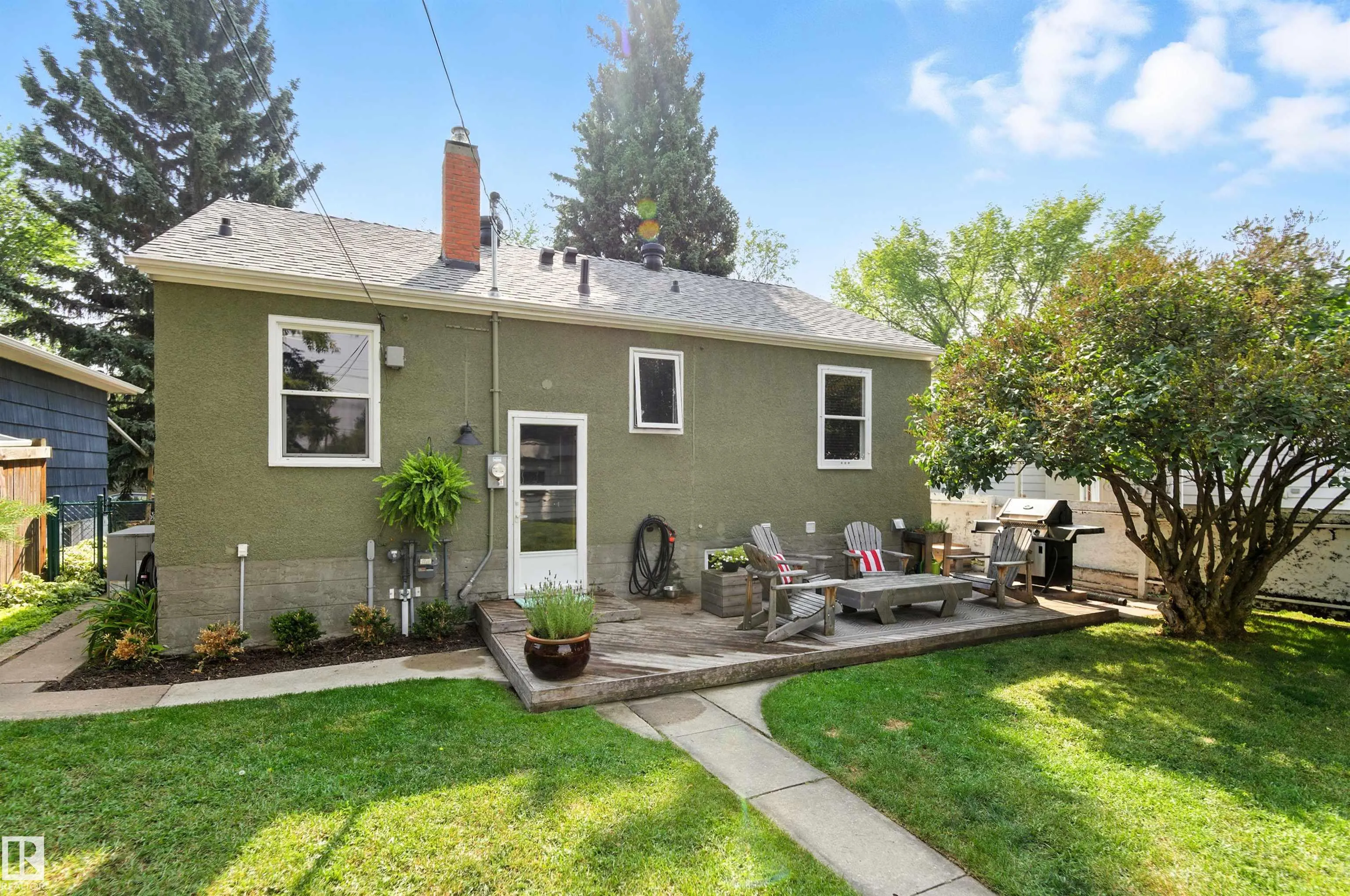 7744 86 Avenue