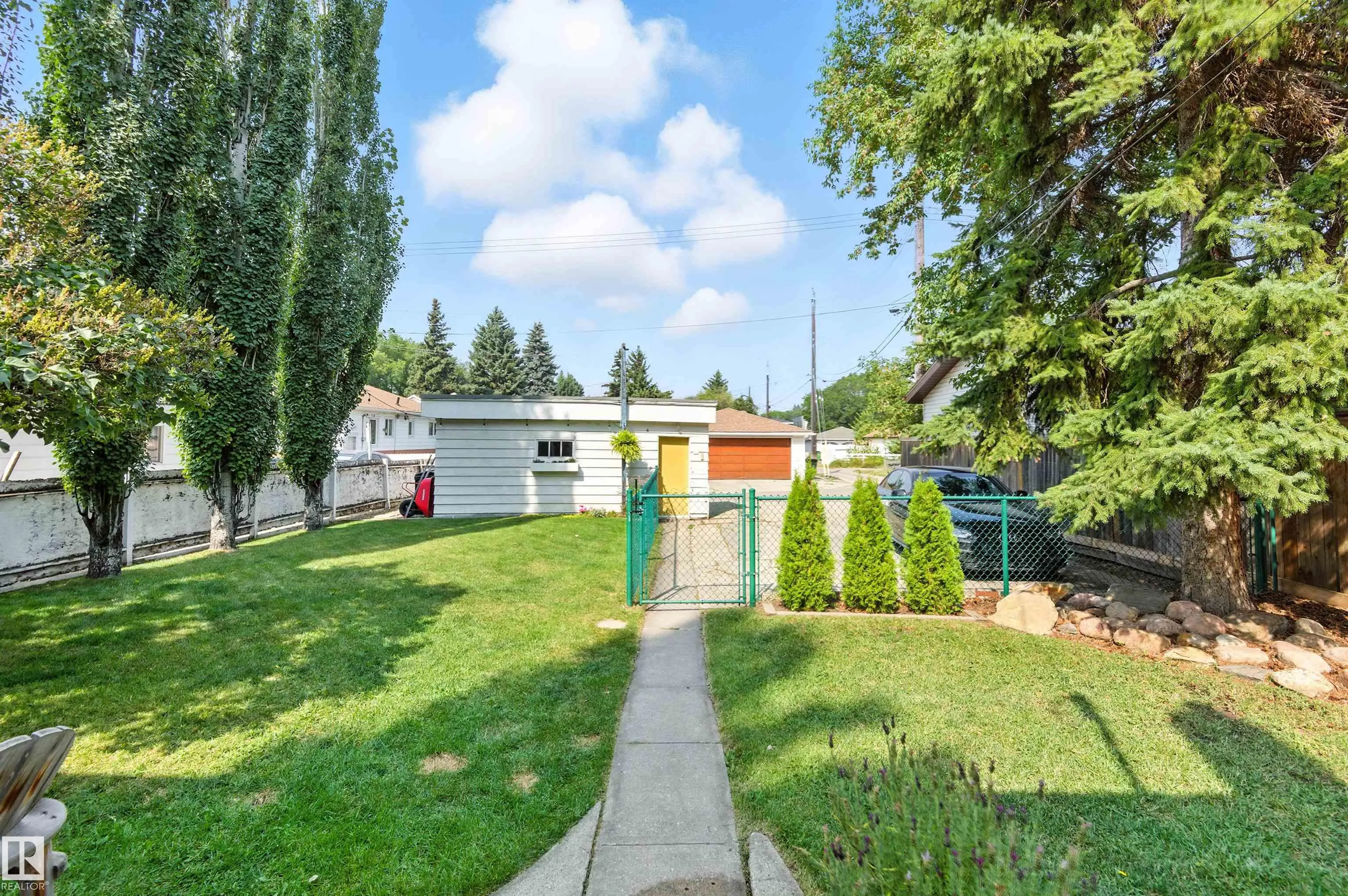 7744 86 Avenue