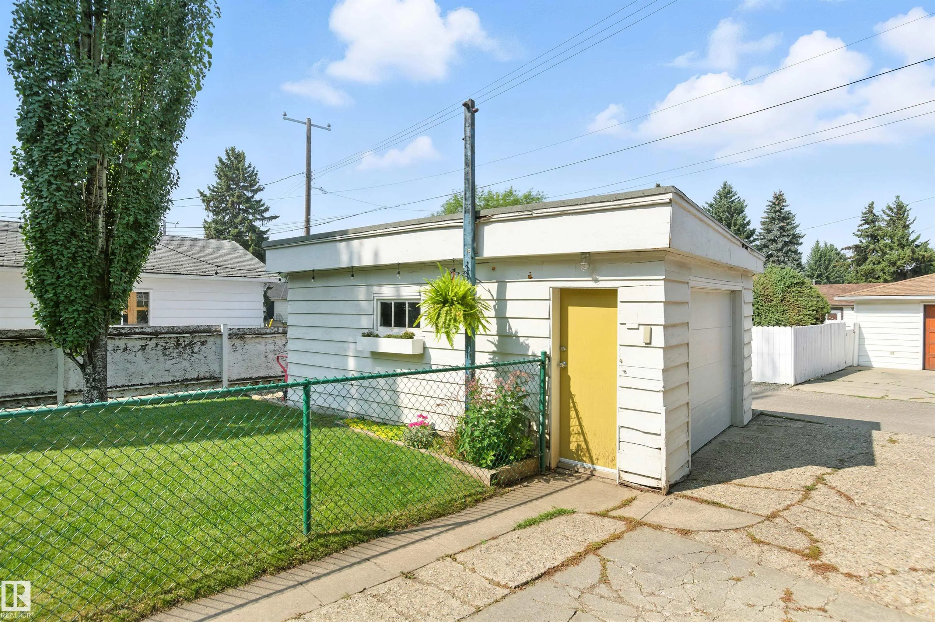 7744 86 Avenue