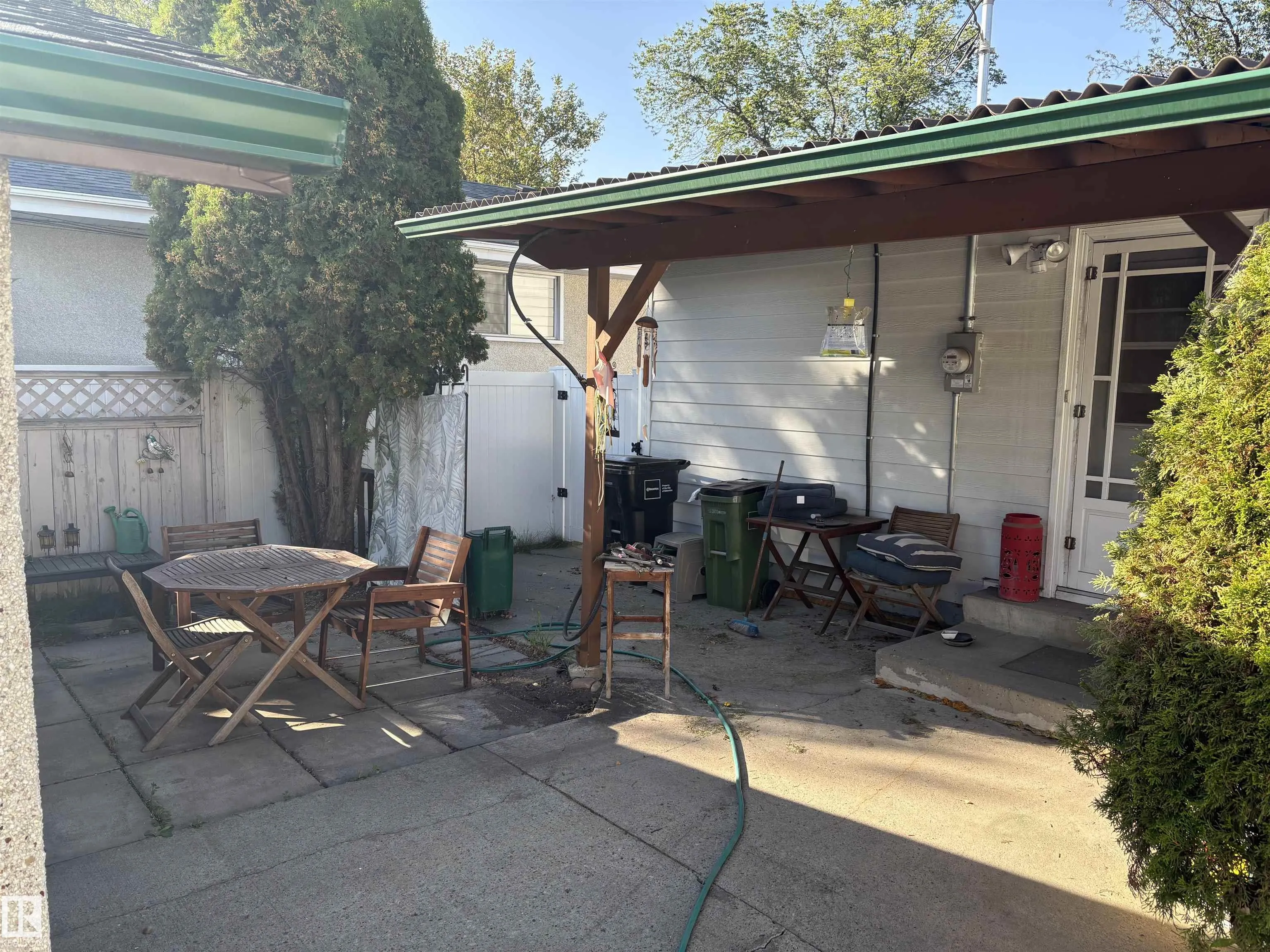 10443 129 Avenue