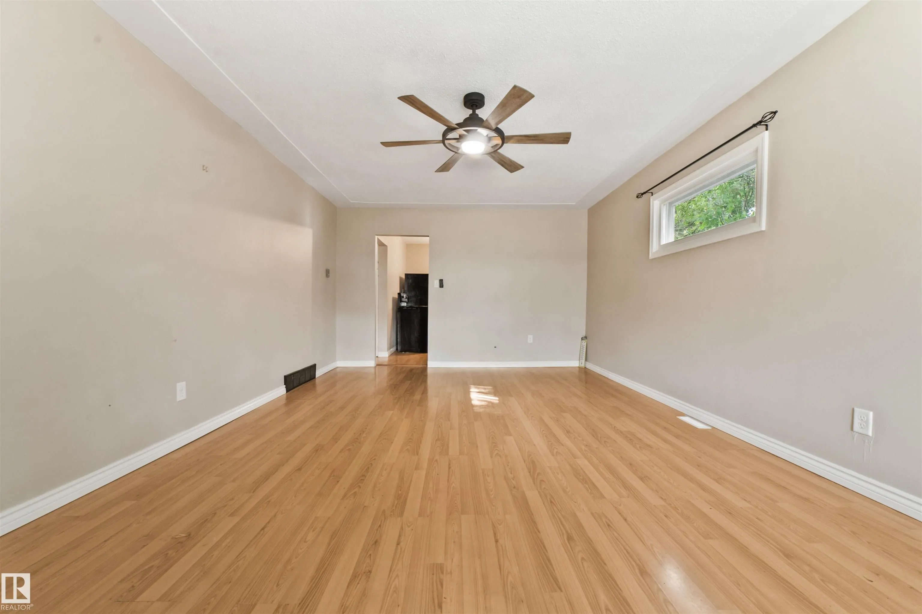 11819 45 ST