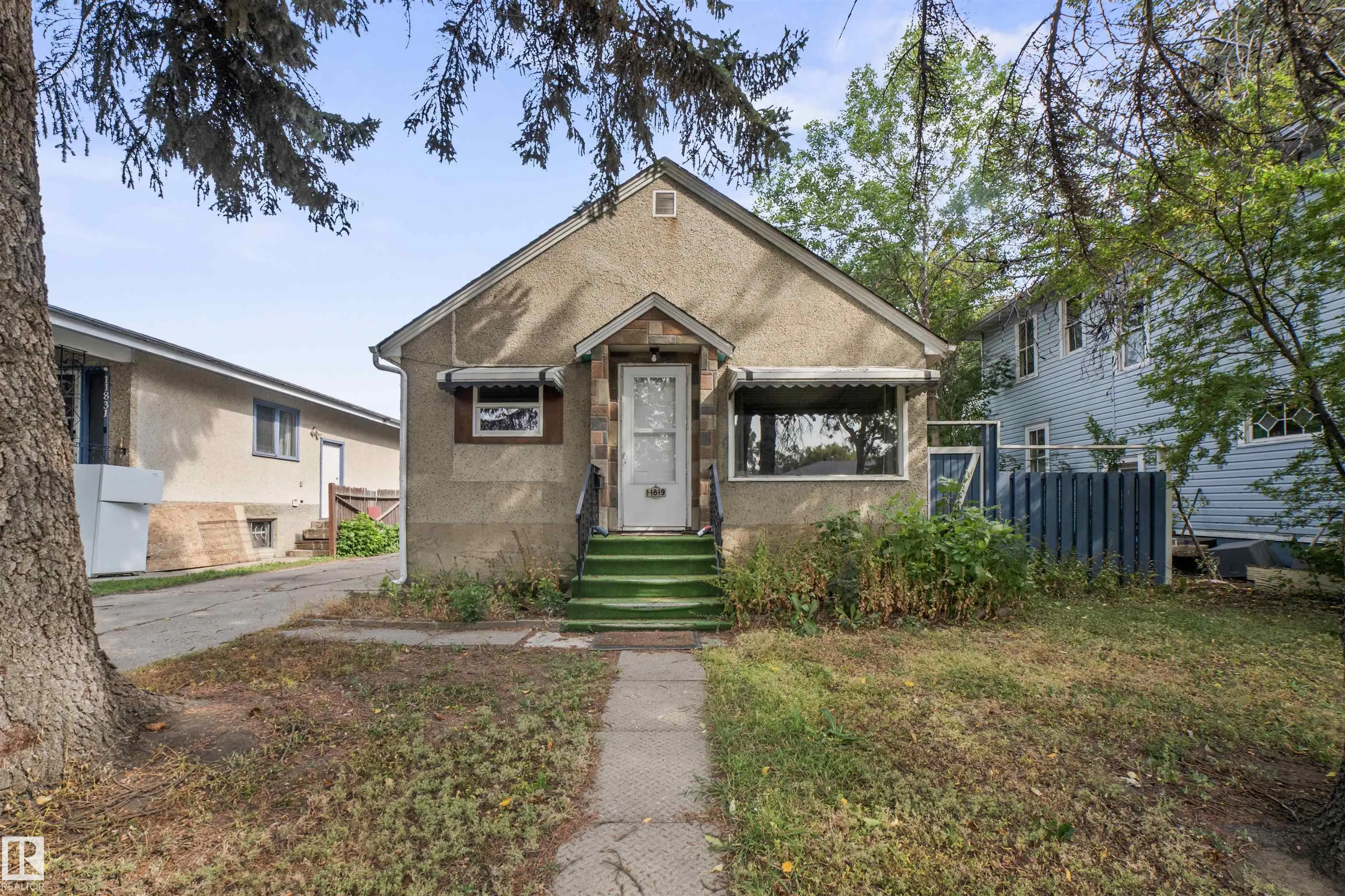 11819 45 ST