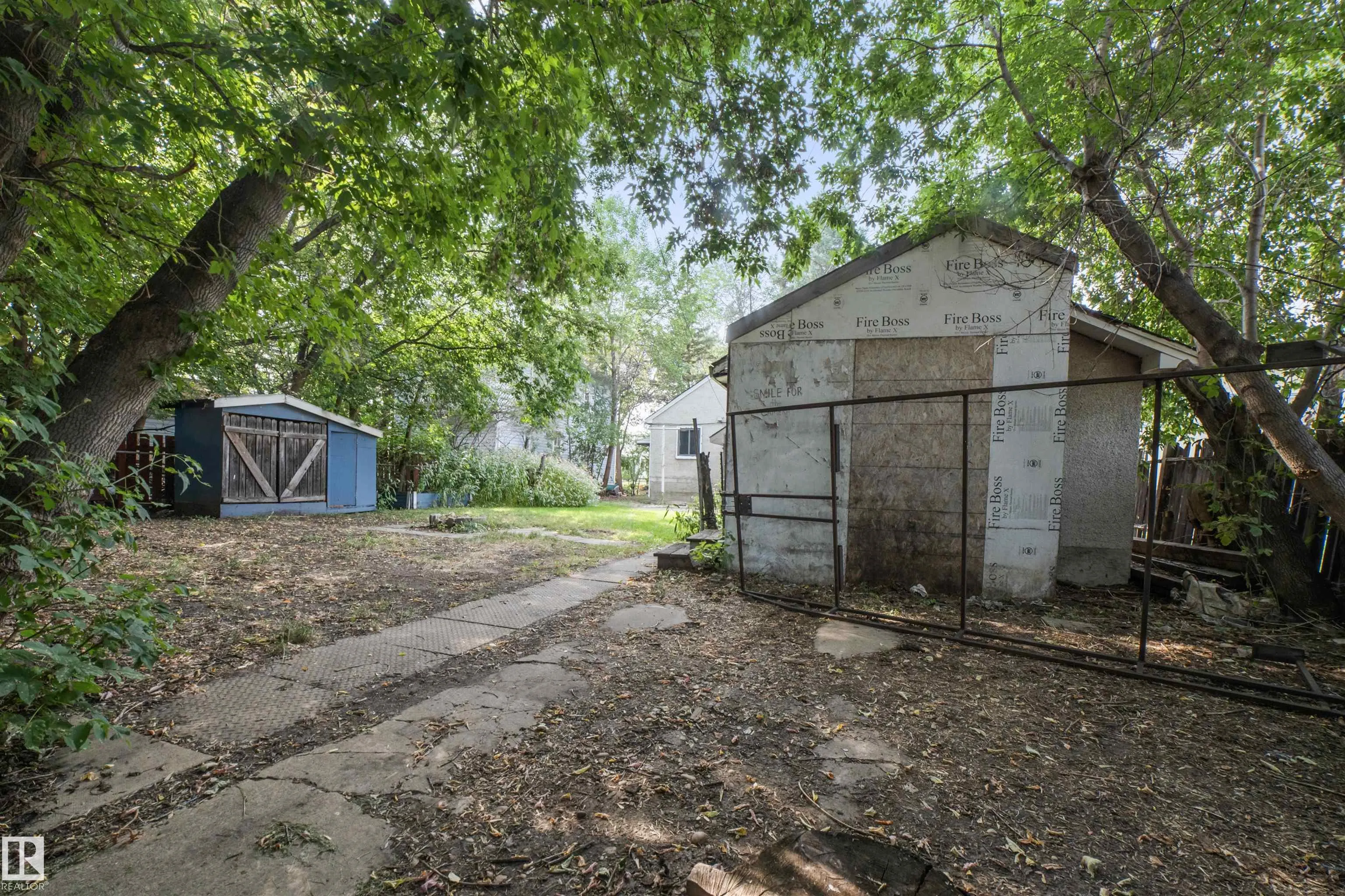 11819 45 ST