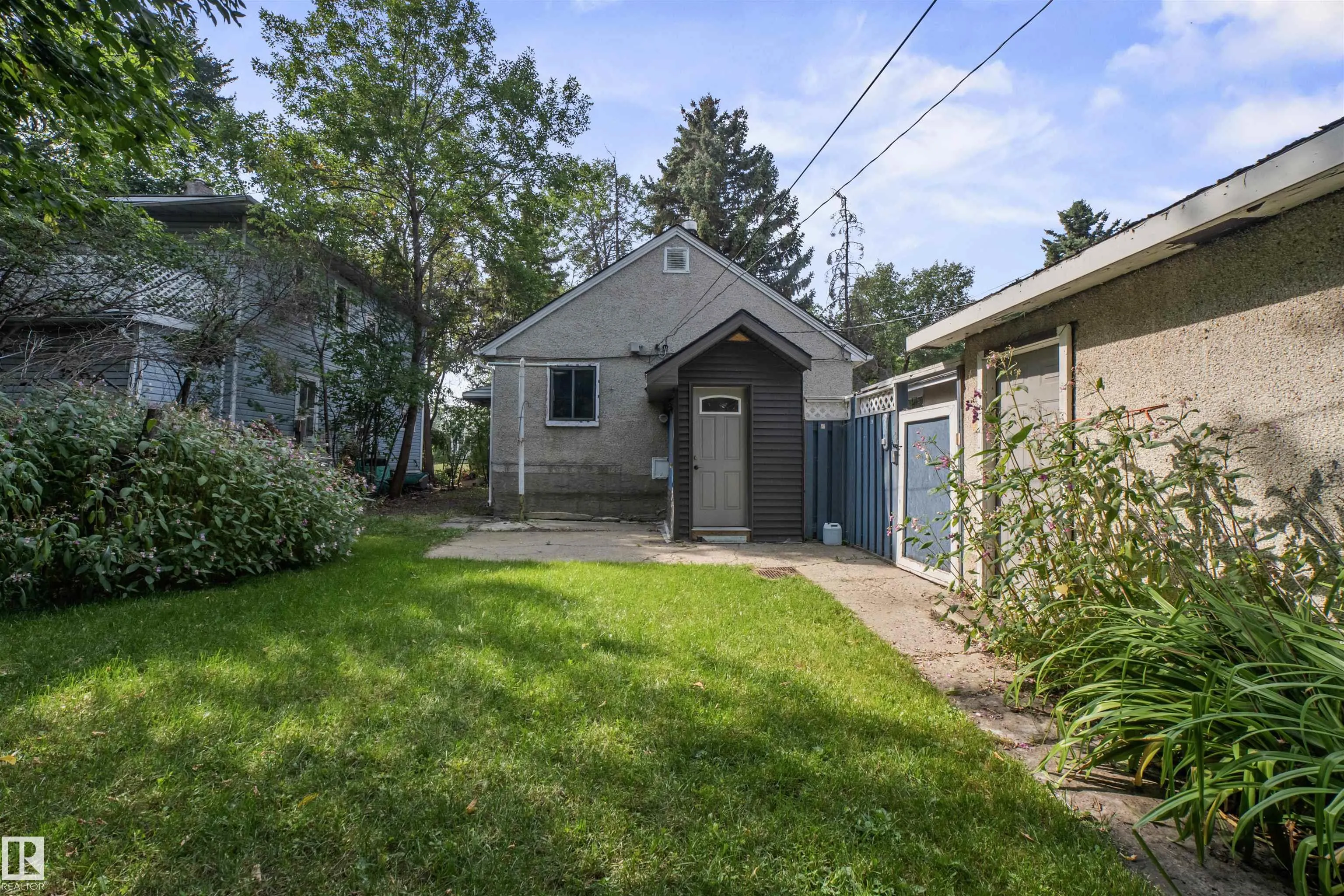 11819 45 ST