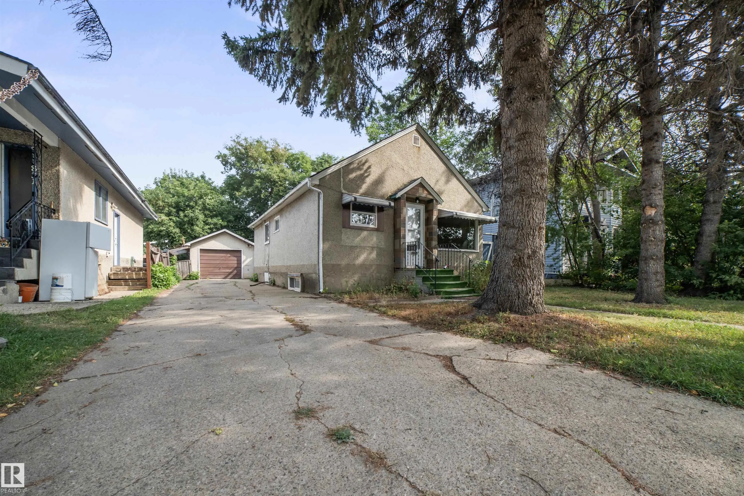 11819 45 ST