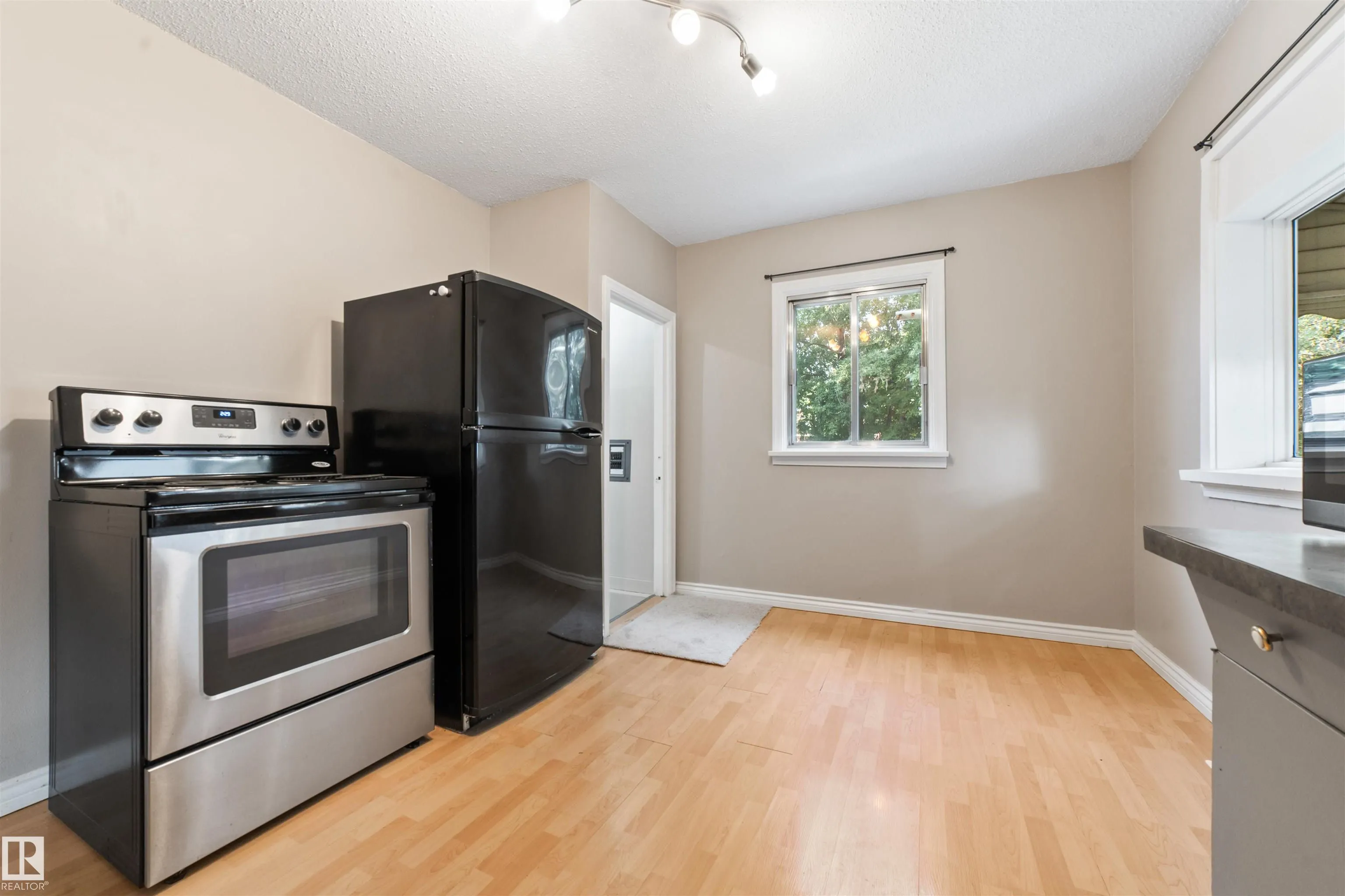 11819 45 ST