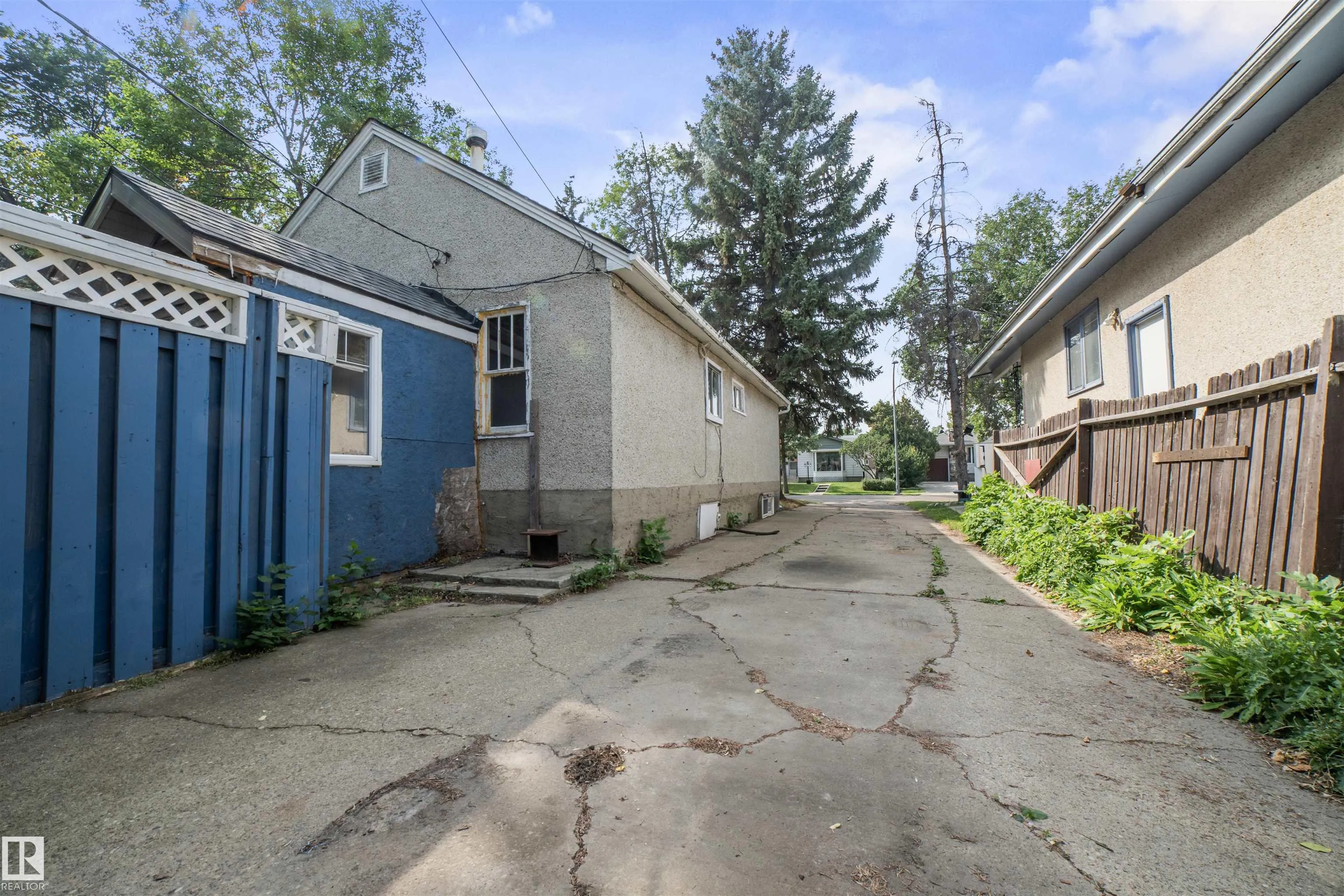 11819 45 ST