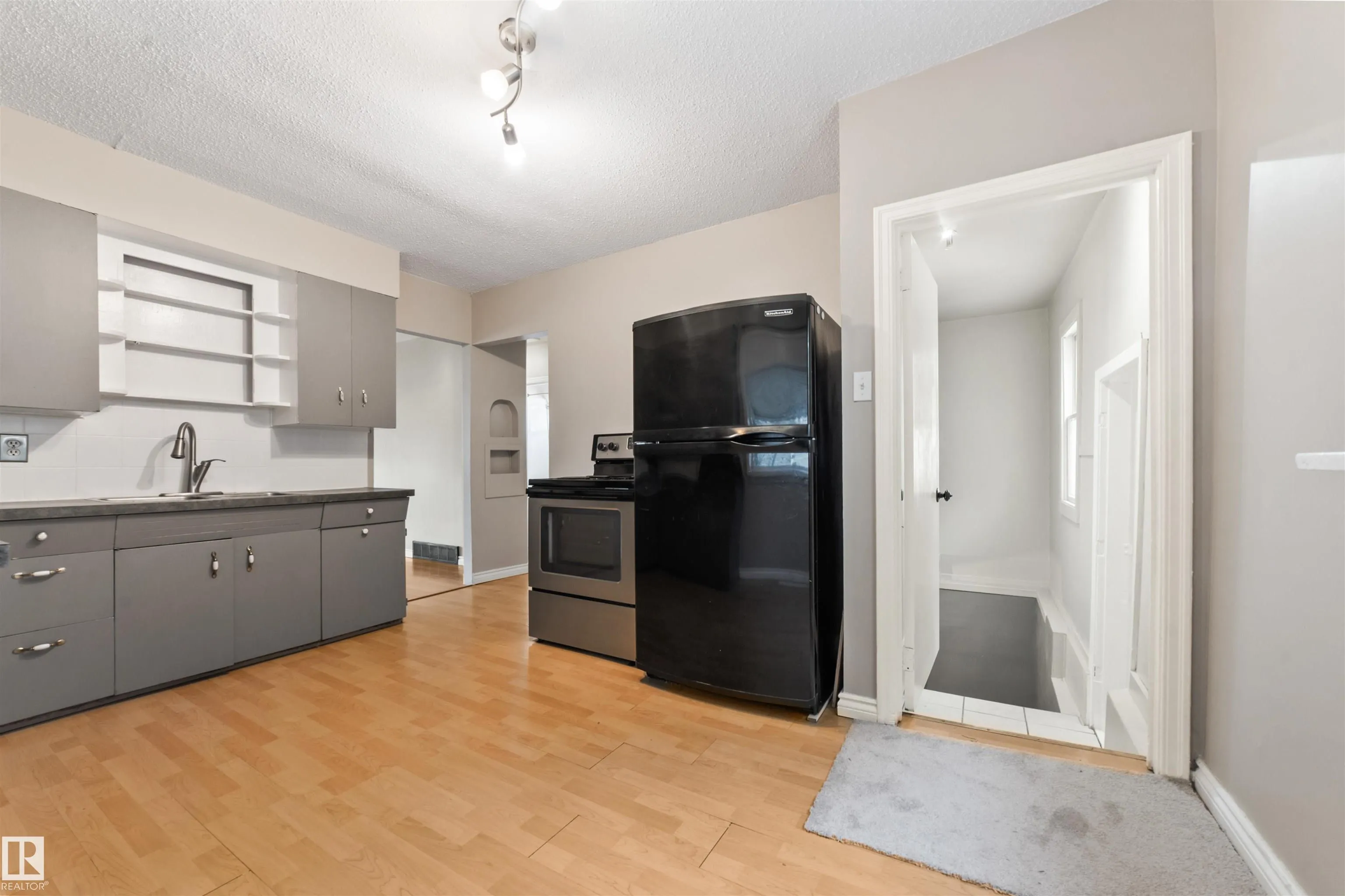 11819 45 ST
