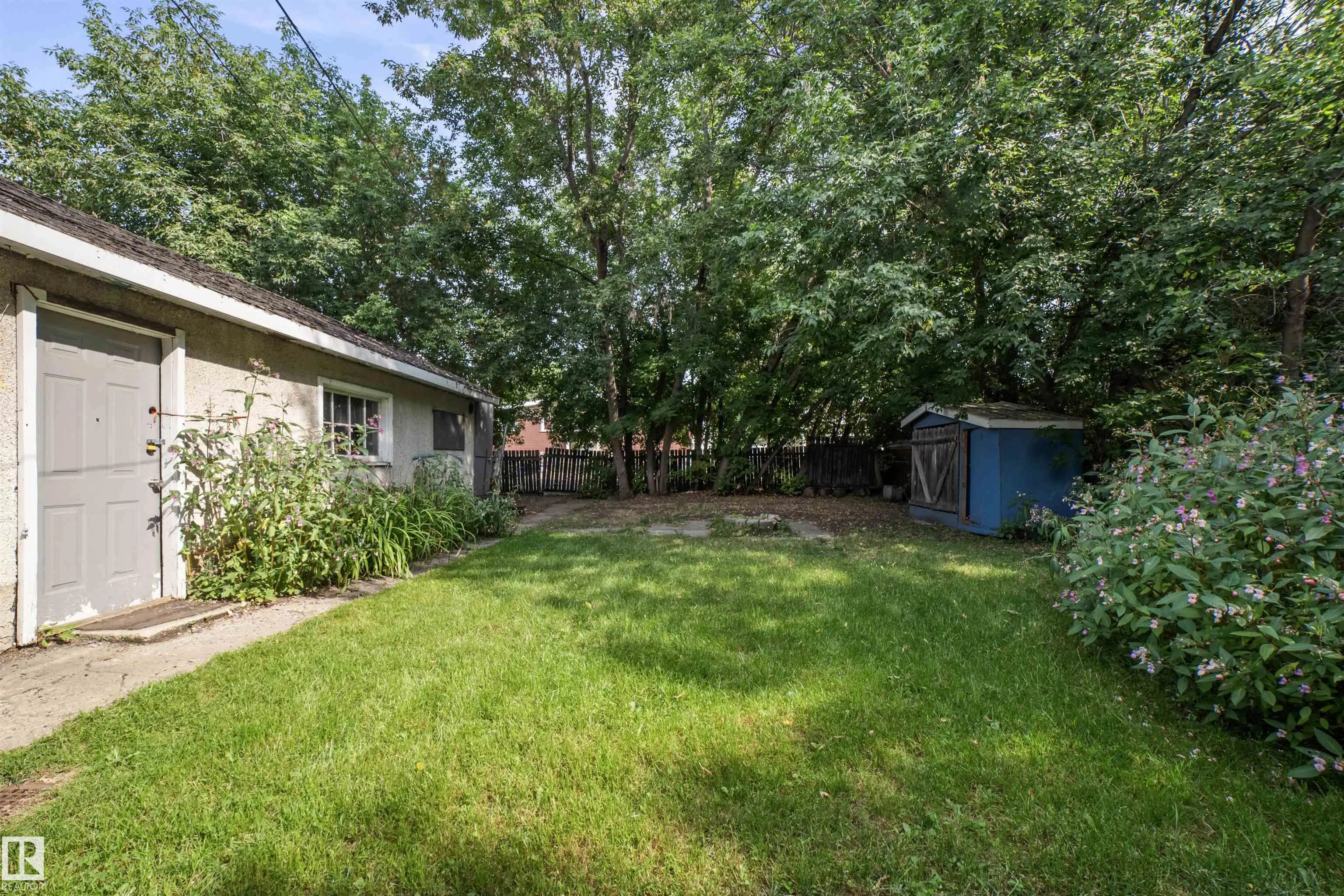 11819 45 ST