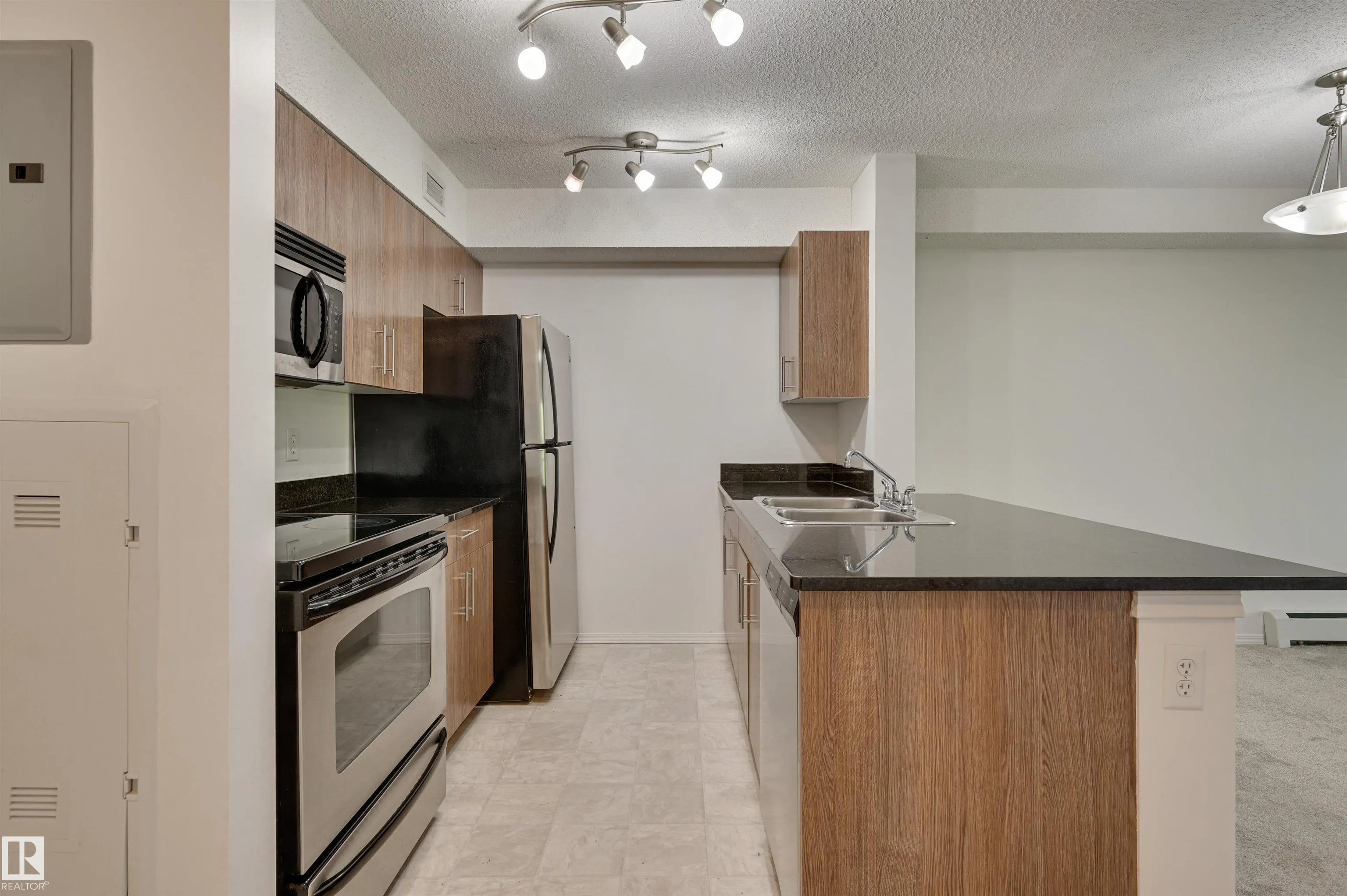 530 WATT Boulevard