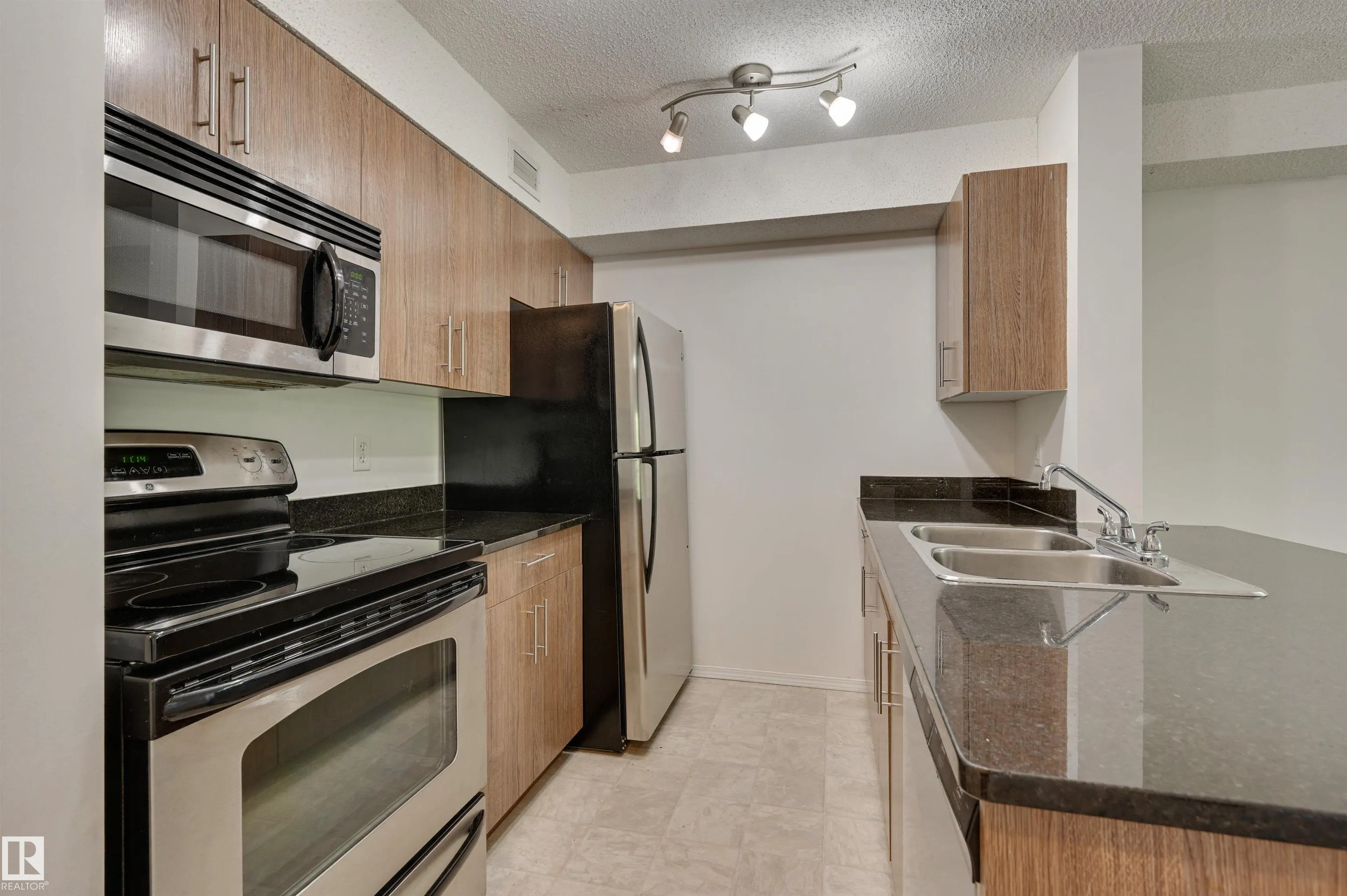 530 WATT Boulevard
