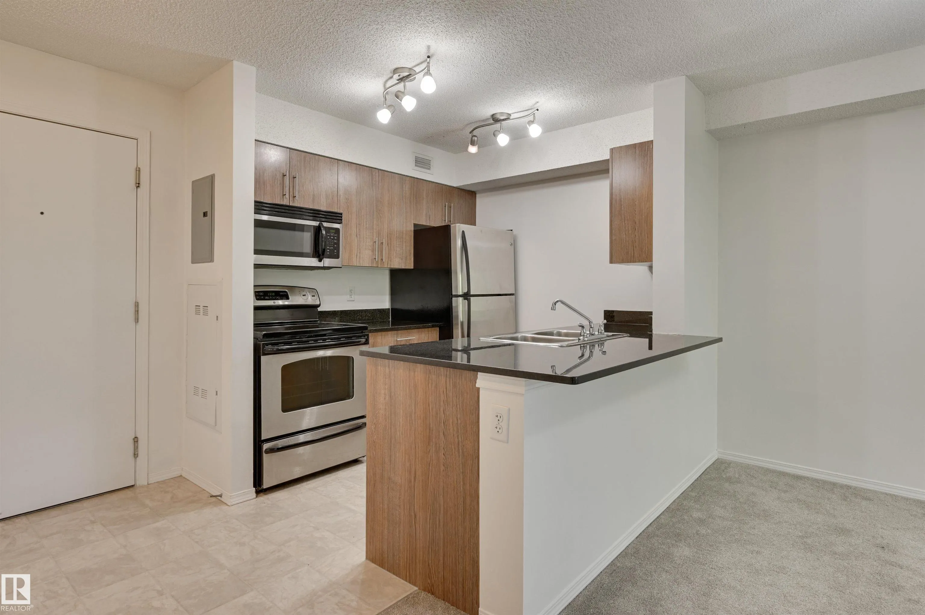 530 WATT Boulevard