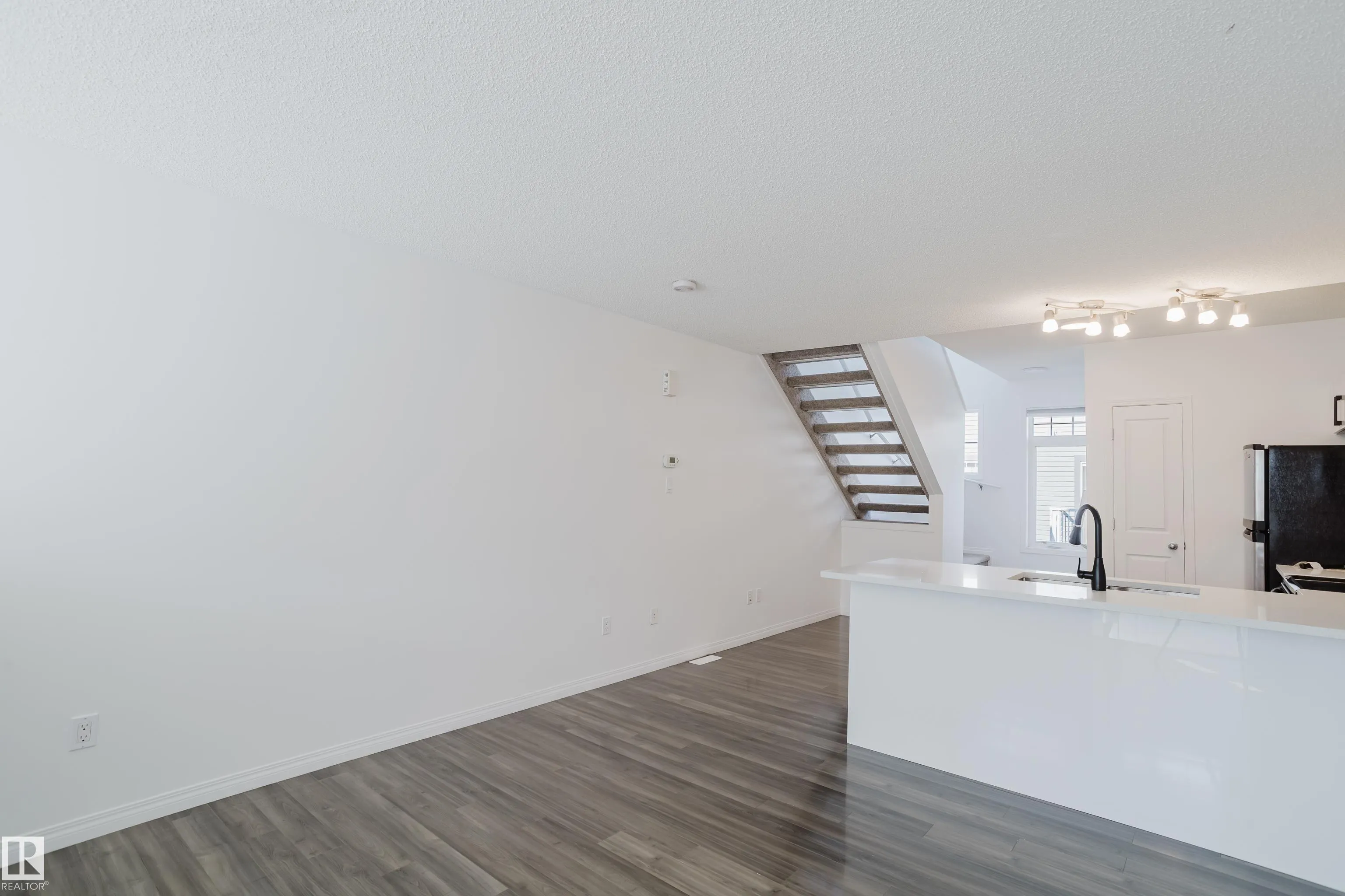 465 Hemingway Road