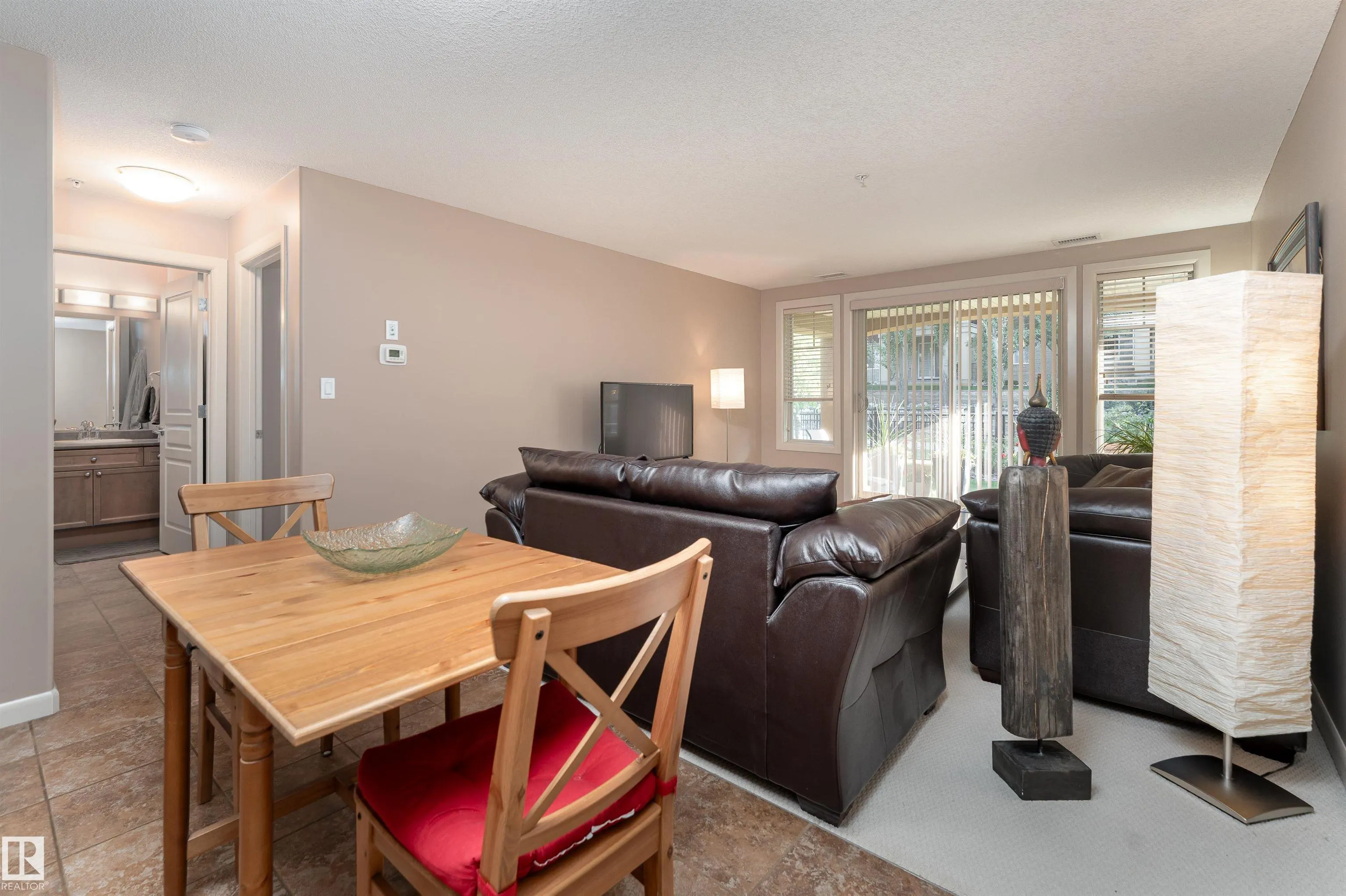 400 Palisades Way